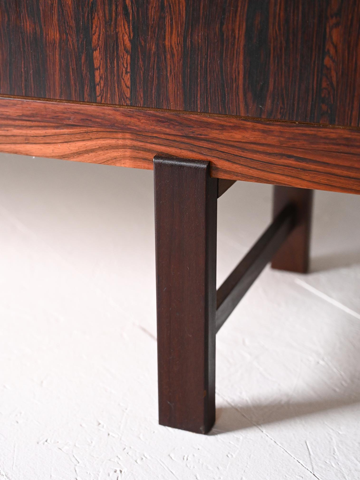 Scandinavian rosewood sideboard from the 1960s For Sale 2