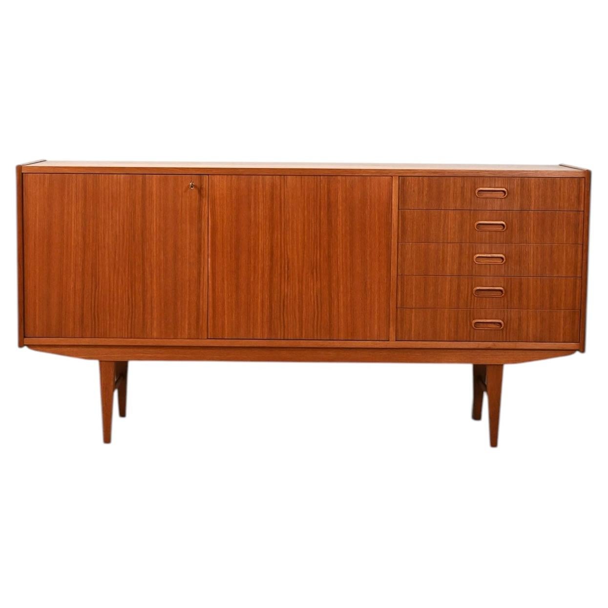 Scandinavian teak sideboard from the 1950s-60s For Sale