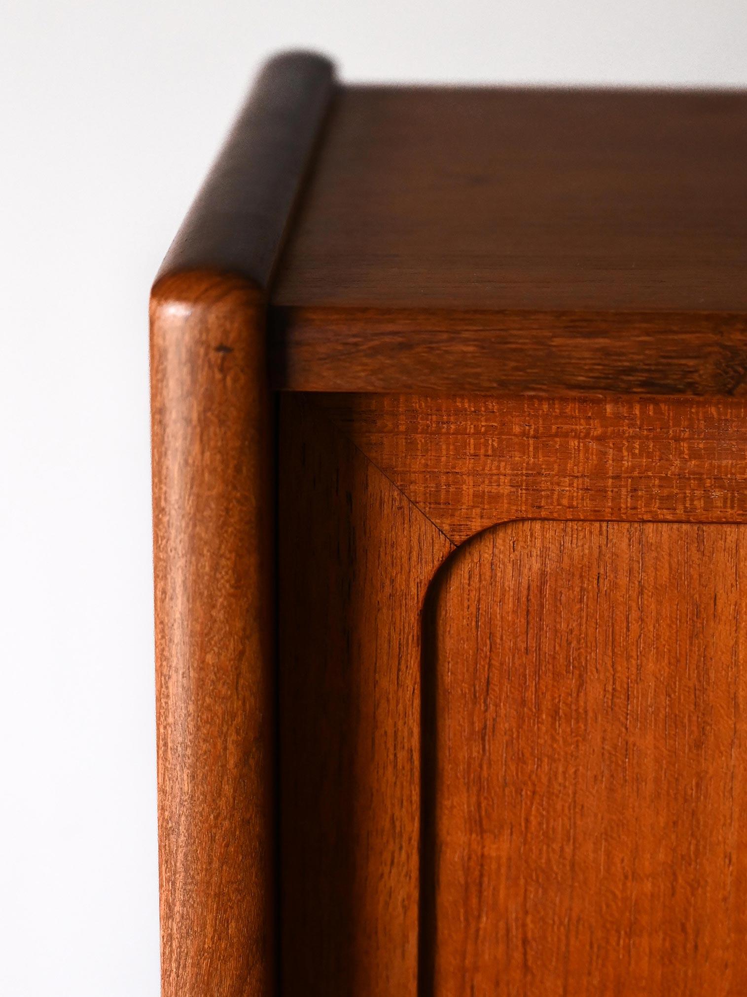 Scandinavian teak sideboard from the 1960s For Sale 4