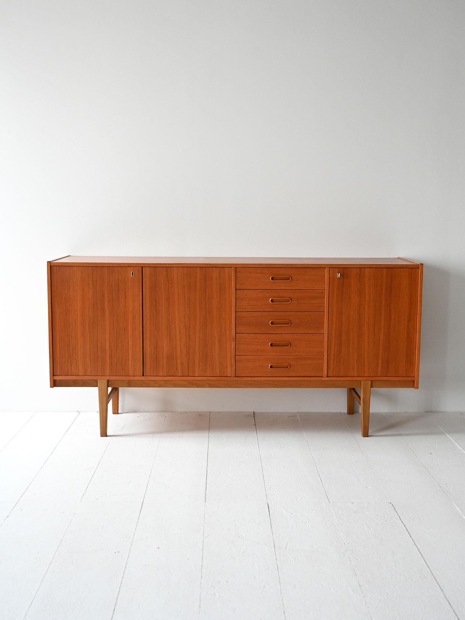 Scandinavian teak sideboard from the 1960s In Good Condition For Sale In Brescia, IT