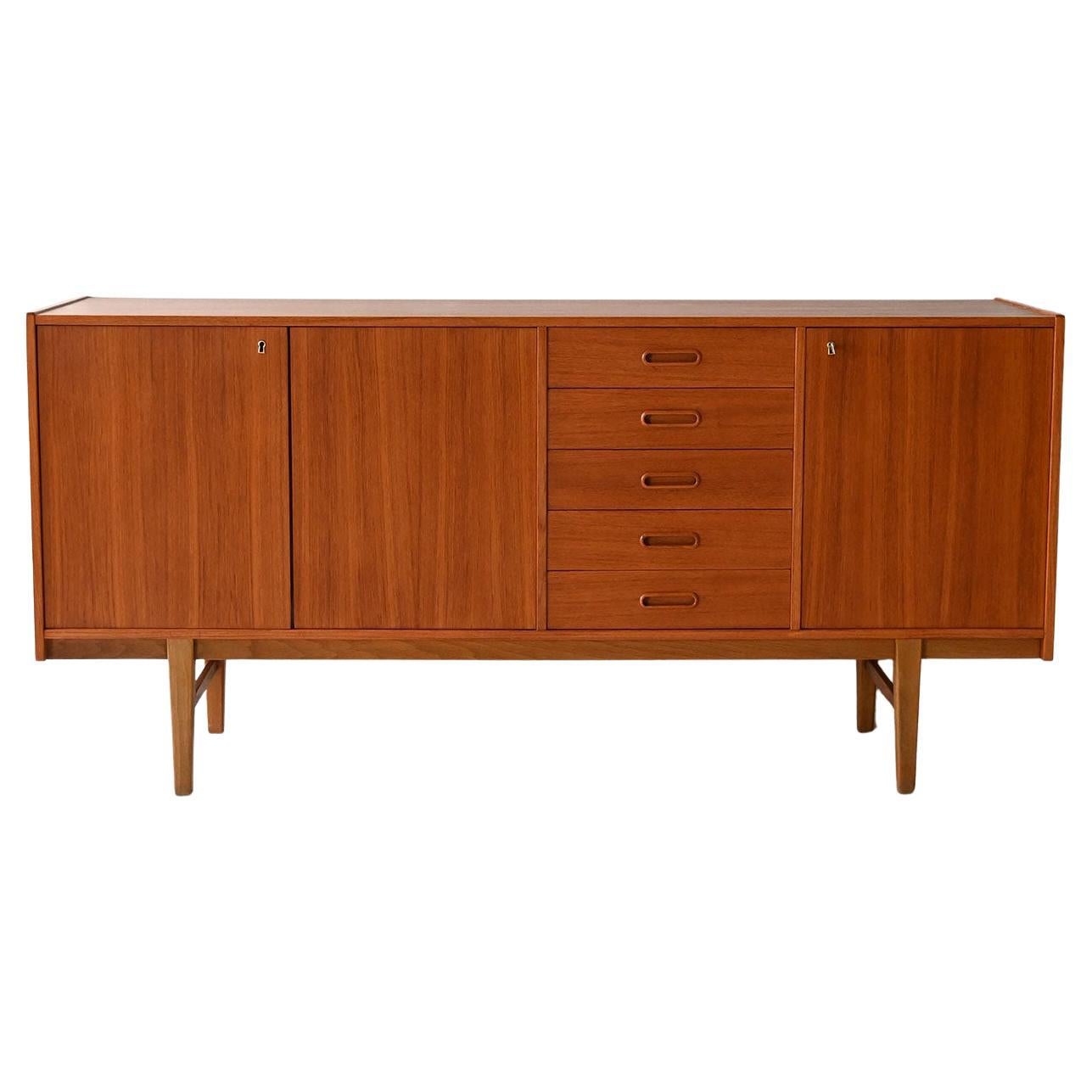 Buffet scandinave en teck des années 1960