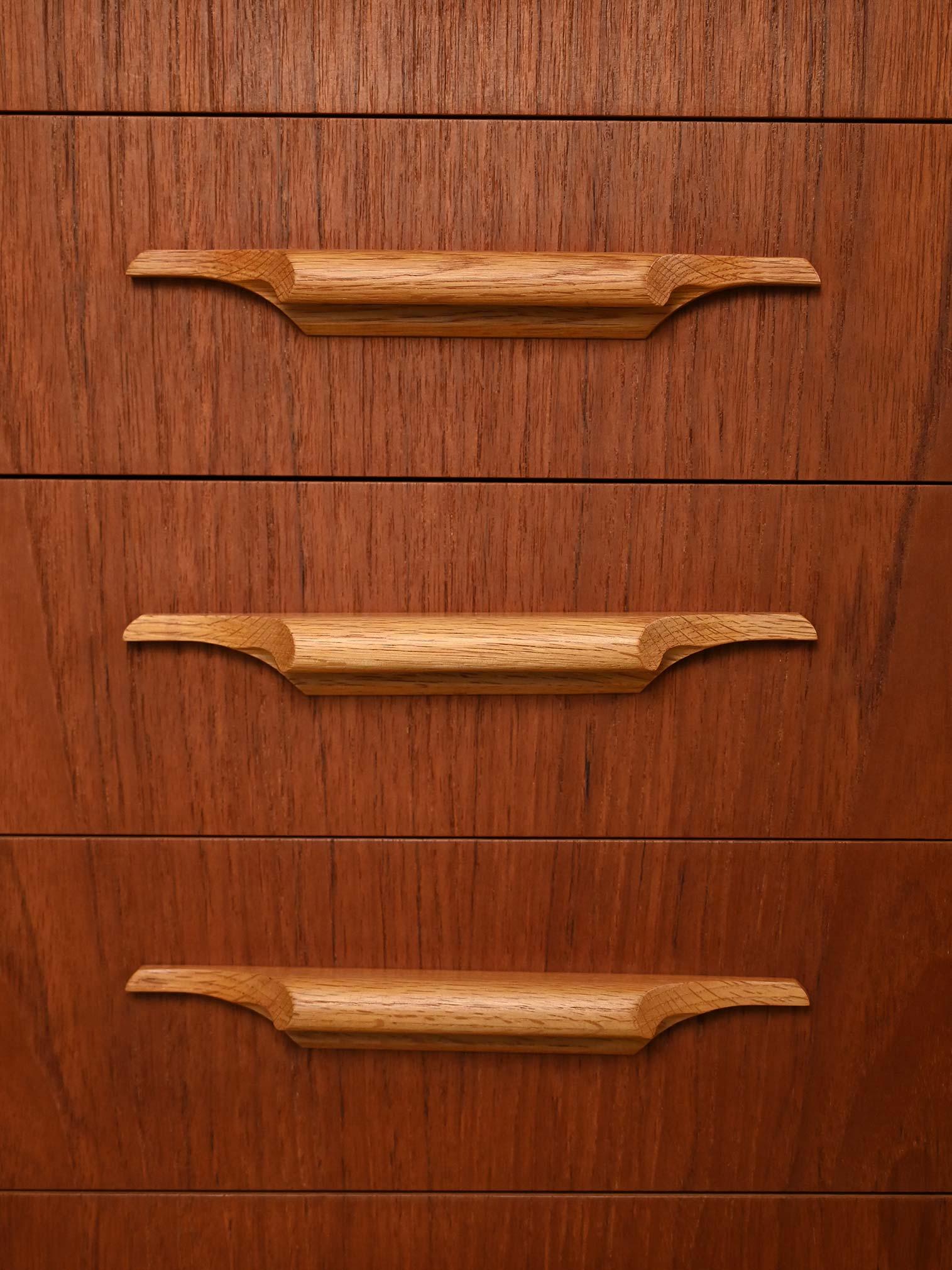 Sideboard scandinavo in teak e rovere For Sale 1