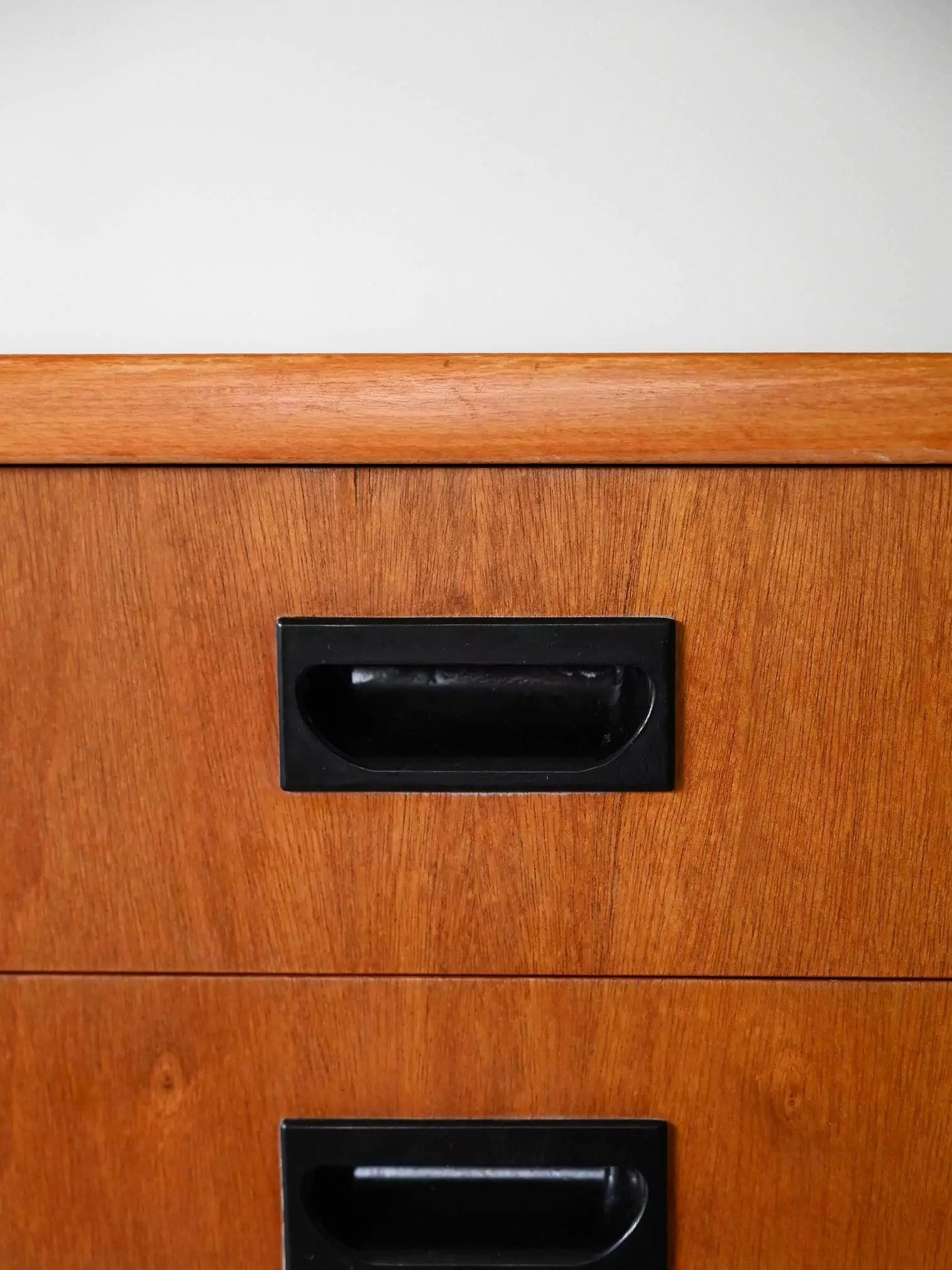 Scandinavian teak sideboard For Sale 5