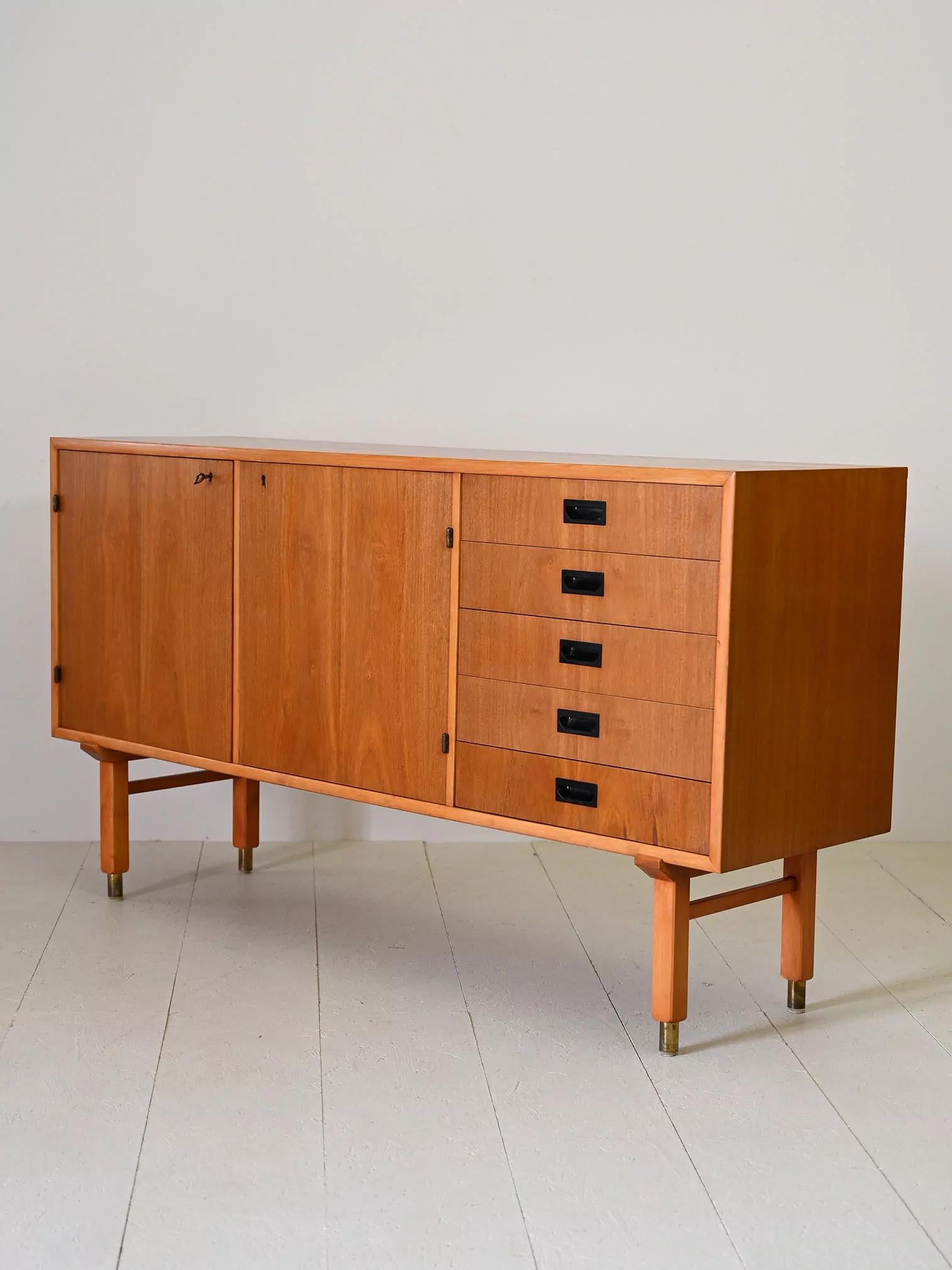 Scandinavian teak sideboard For Sale 1