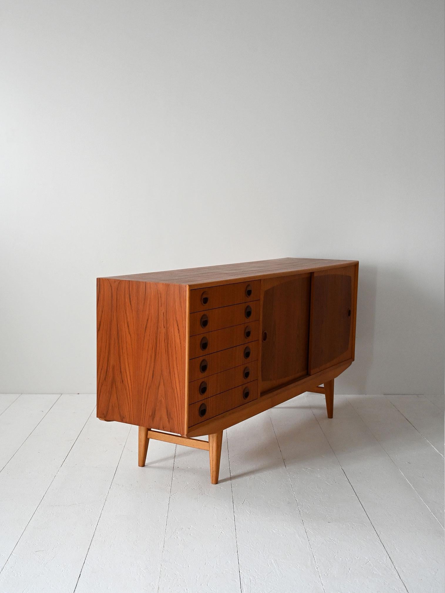 Sideboard scandinavo teak e rovere anni ’50/’60 In condizioni buone in vendita a Brescia, IT