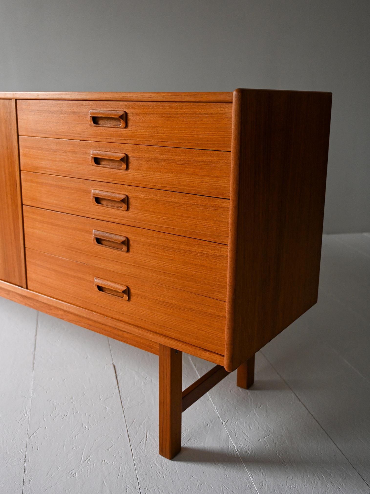 Scandinavian vintage sideboard with hinged doors For Sale 2