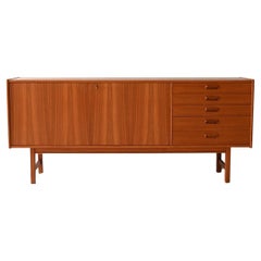 Skandinavisches Vintage-Sideboard mit Flügeltüren