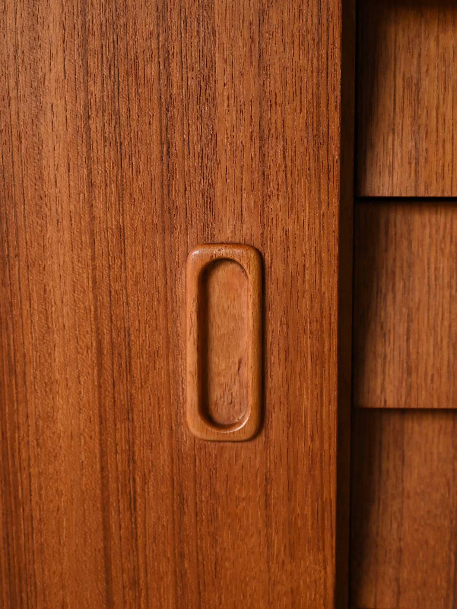 Teak Sideboard scandinavo vintage con cassetti a tegola in vendita
