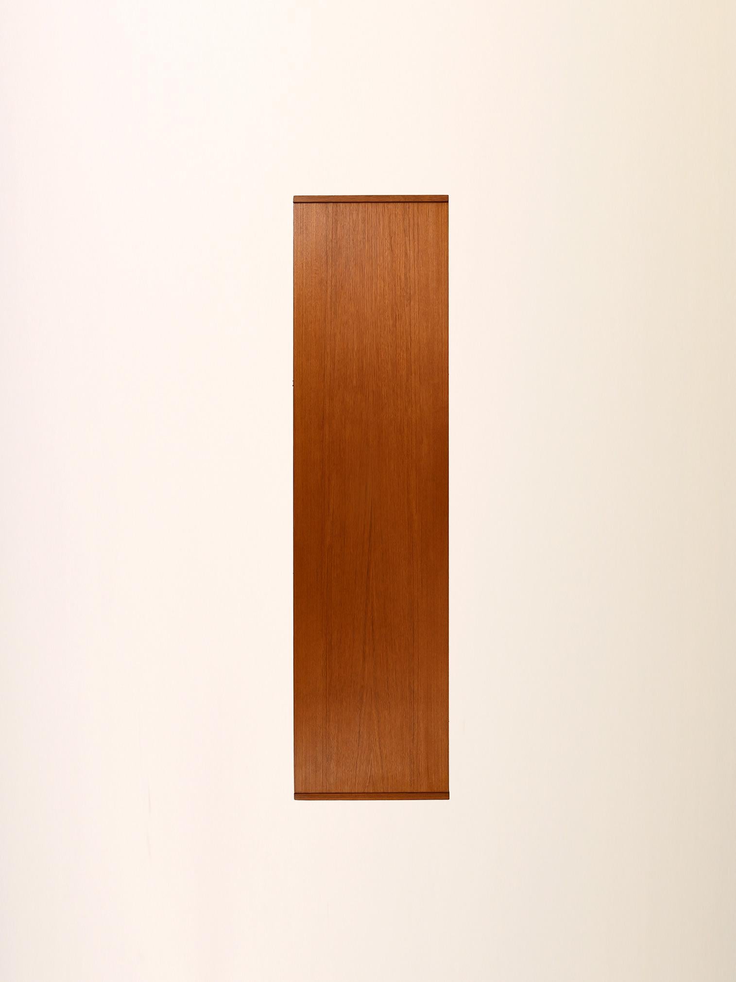 Teck Buffet scandinave vintage avec tiroirs à poignées elliptiques en vente