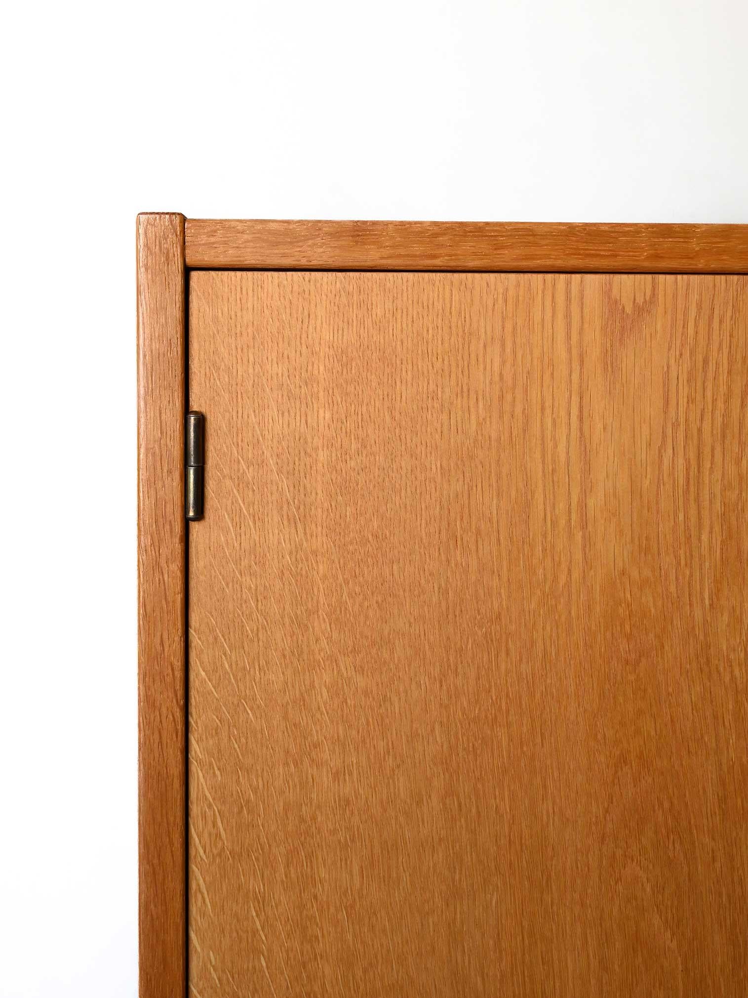 Quercia Sideboard scandinavo vintage in rovere con cassetti a latta in vendita