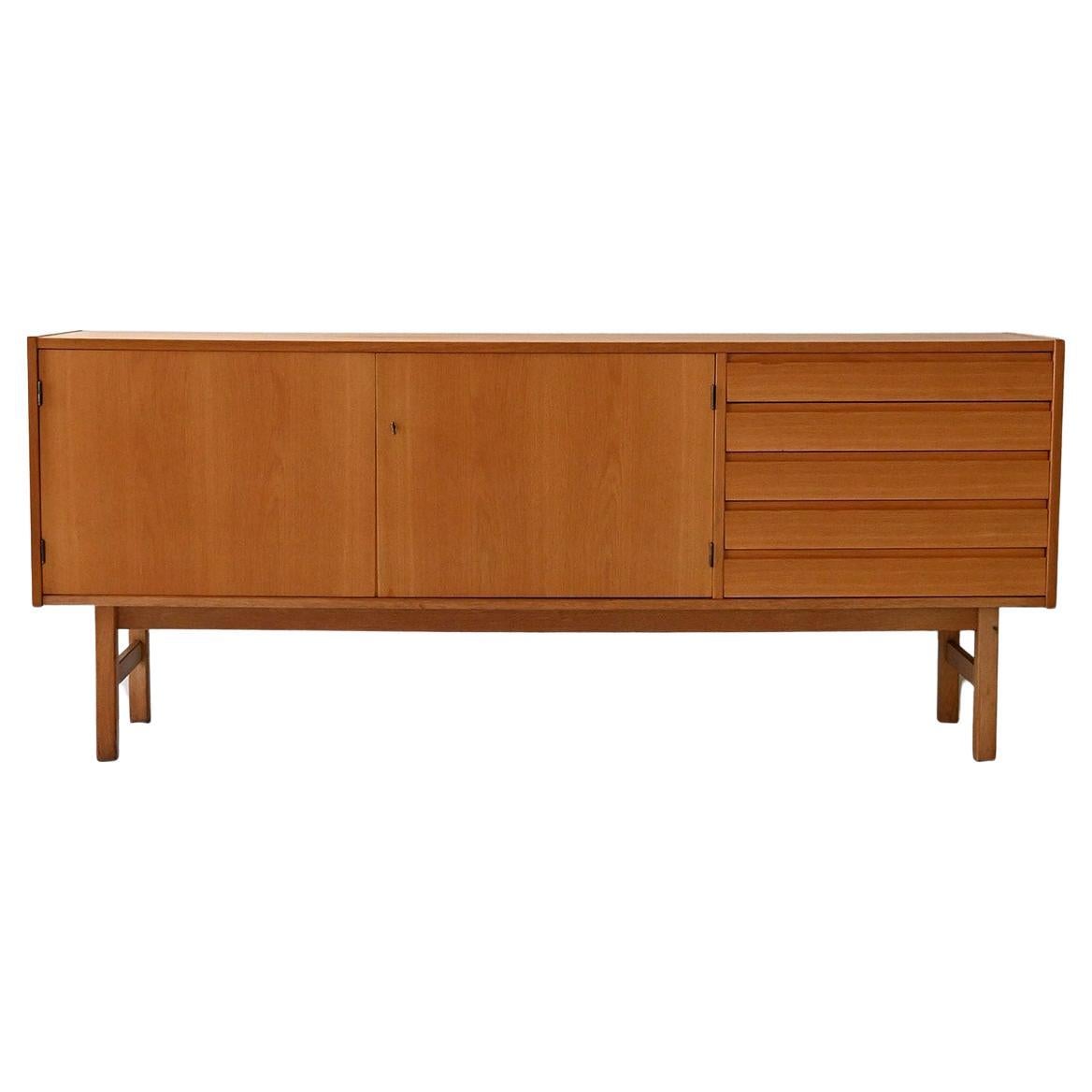 Sideboard scandinavo vintage in rovere con cassetti a latta