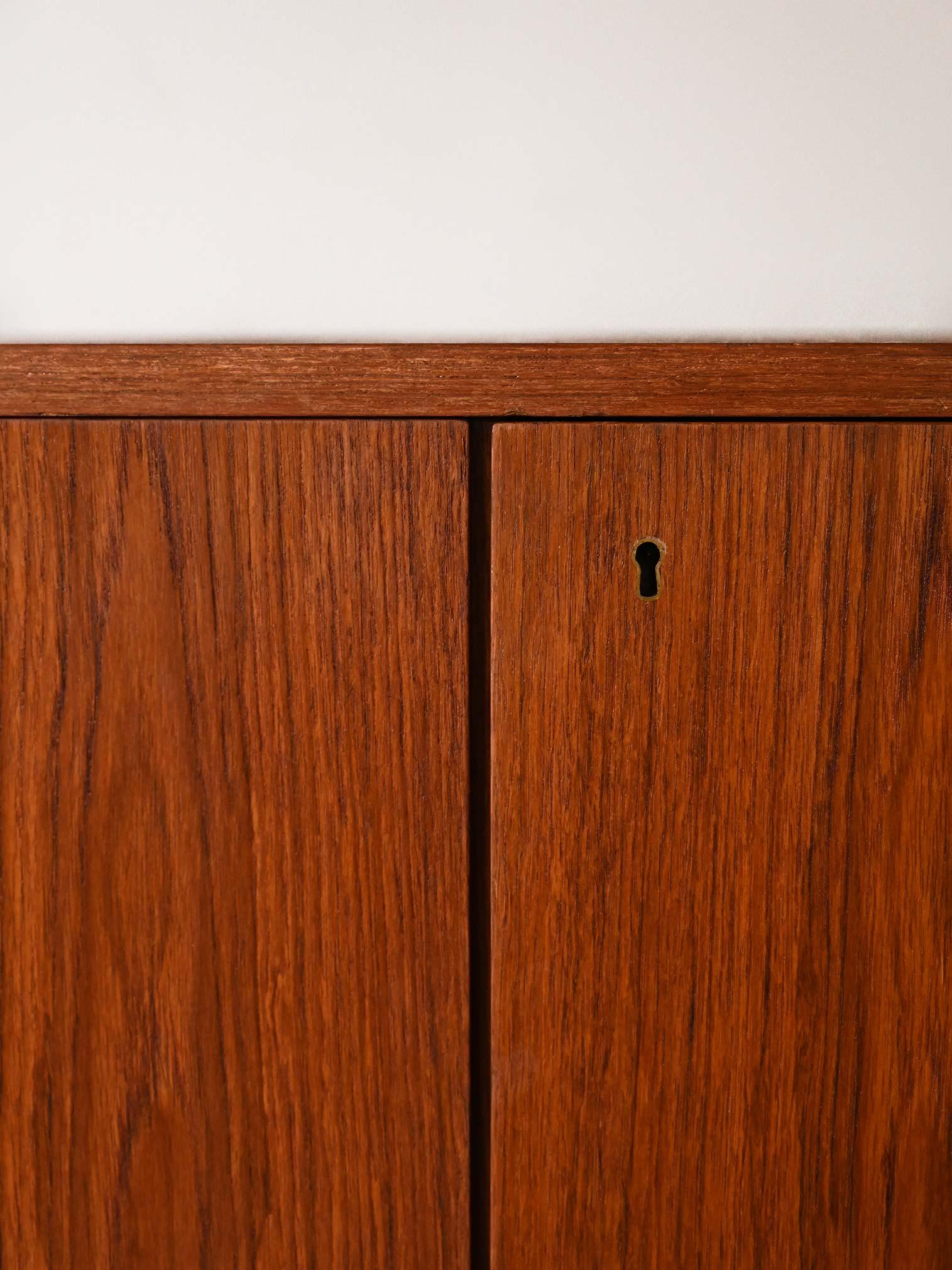 Buffet scandinave vintage en teck des années 1950 en vente 1