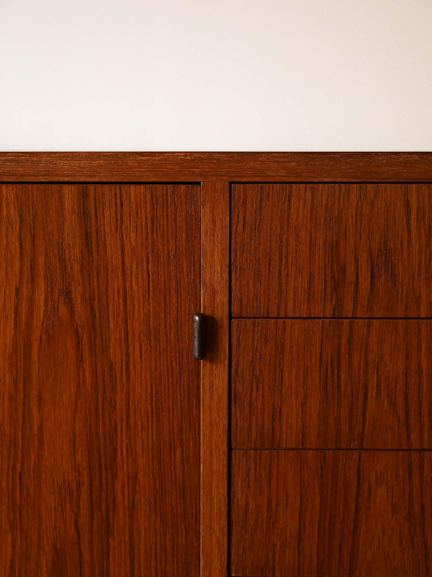 Buffet scandinave vintage en teck des années 1950 en vente 2