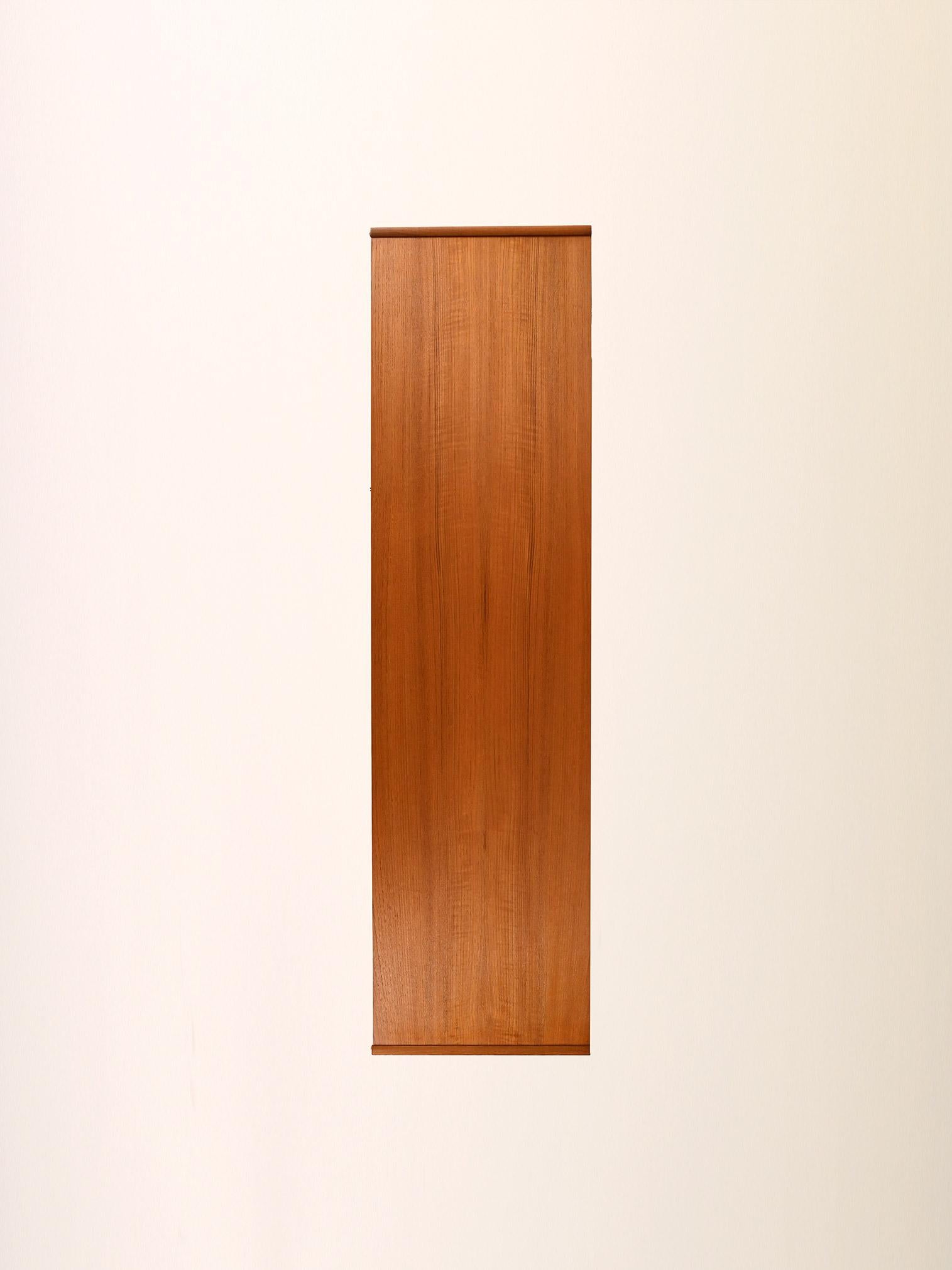 Sideboard scandinavo vintage in teak con cinque cassetti For Sale 4