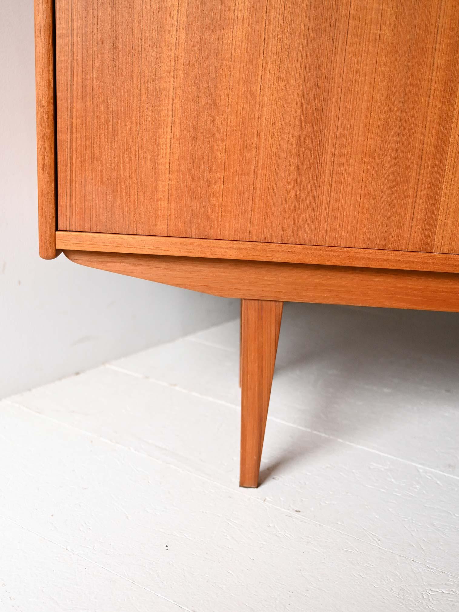 Teak Sideboard scandinavo vintage in teak con cinque cassetti For Sale