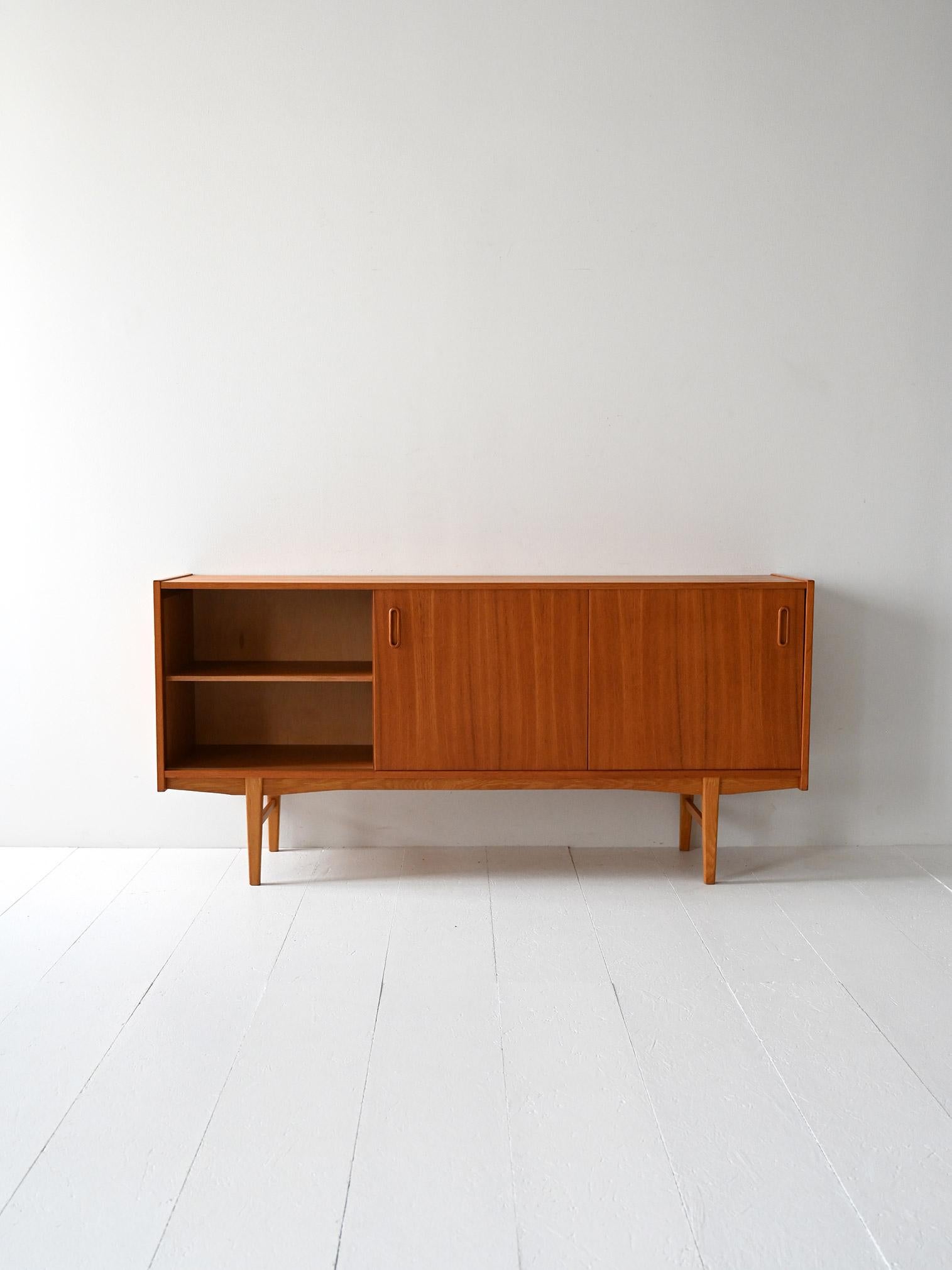 Scandinavian vintage teak sideboard In Good Condition For Sale In Brescia, IT
