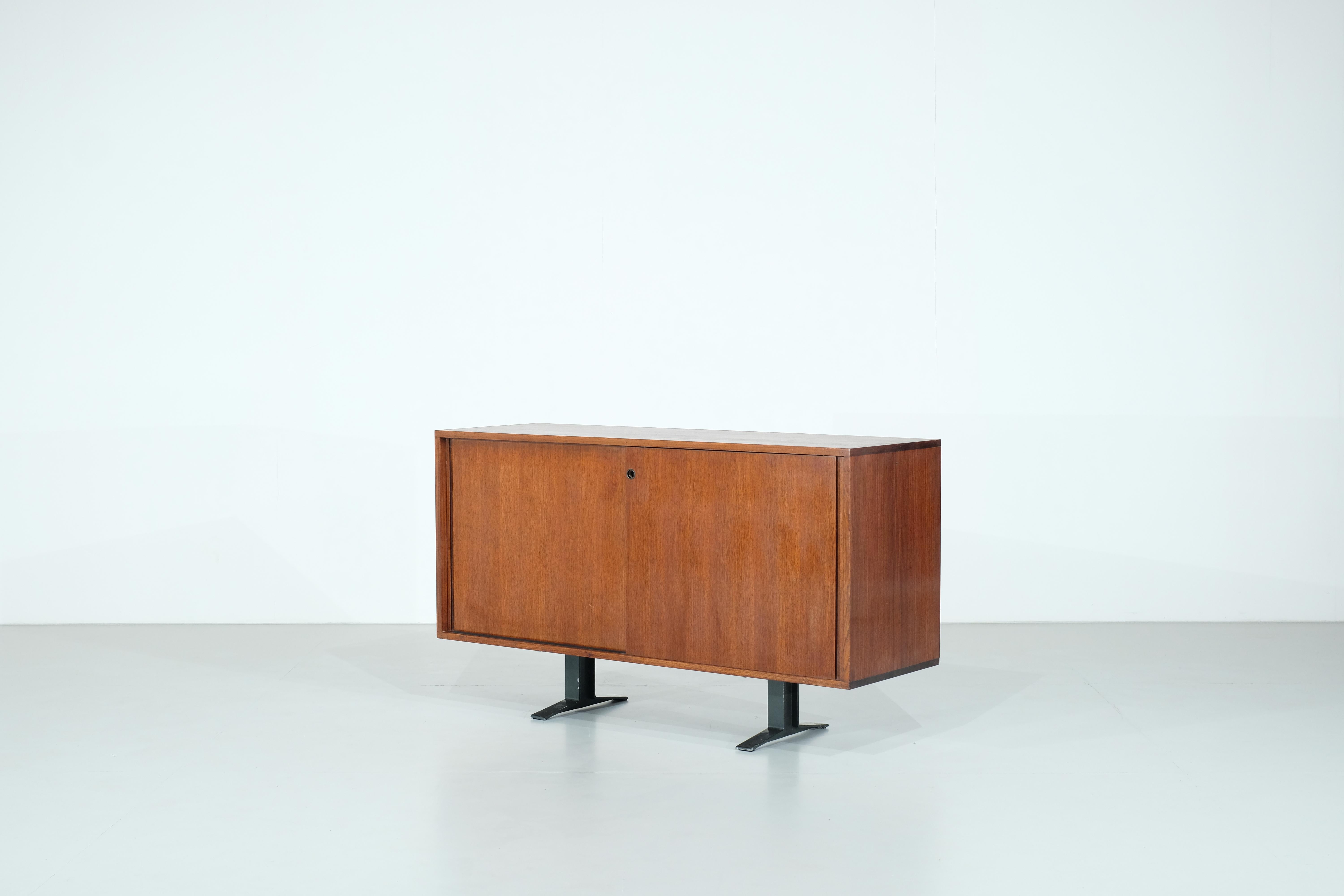 Credenza SE3 di Osvaldo Borsani per Tecno - Anni '60 in vendita 1