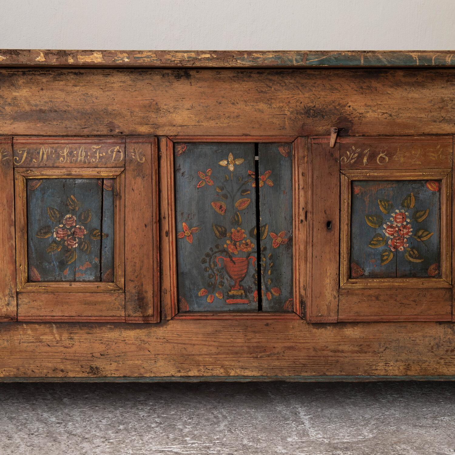 Sideboard Swedish Folk Art Floral Painting 19th Century Sweden In Good Condition In New York, NY