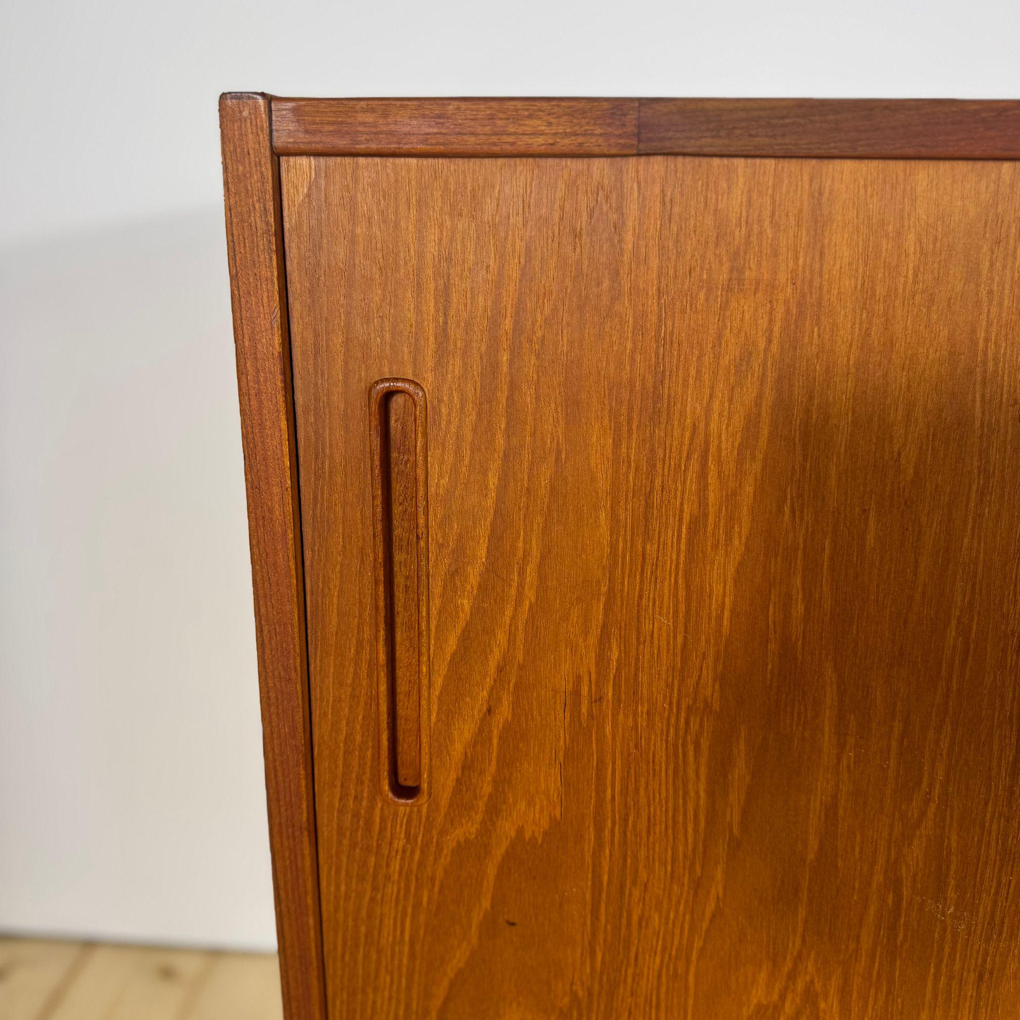 Metà XX secolo Credenza 