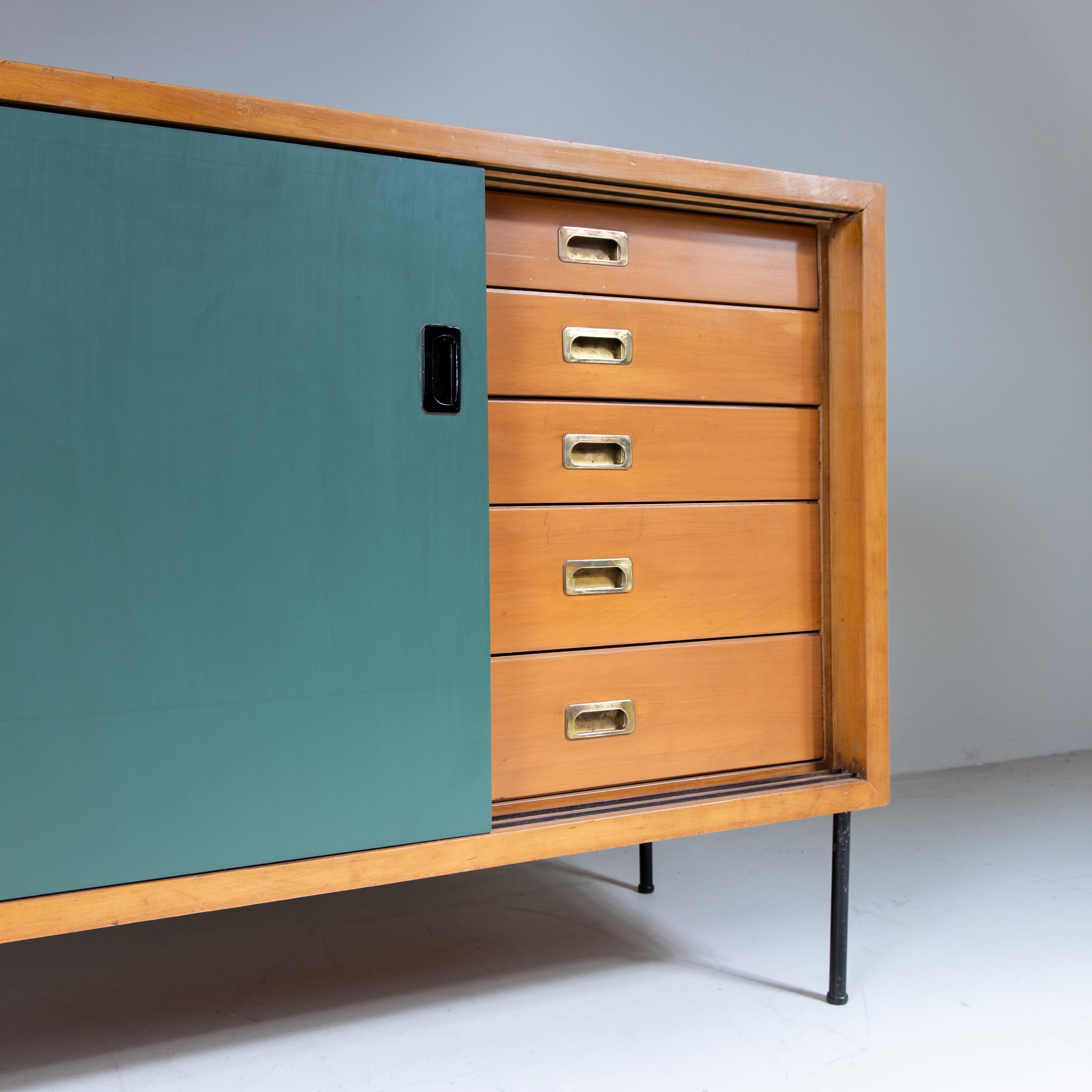 Sideboard - Cassettiera in legno e formica, 1960 In condizioni buone in vendita a Milano, Lombardia