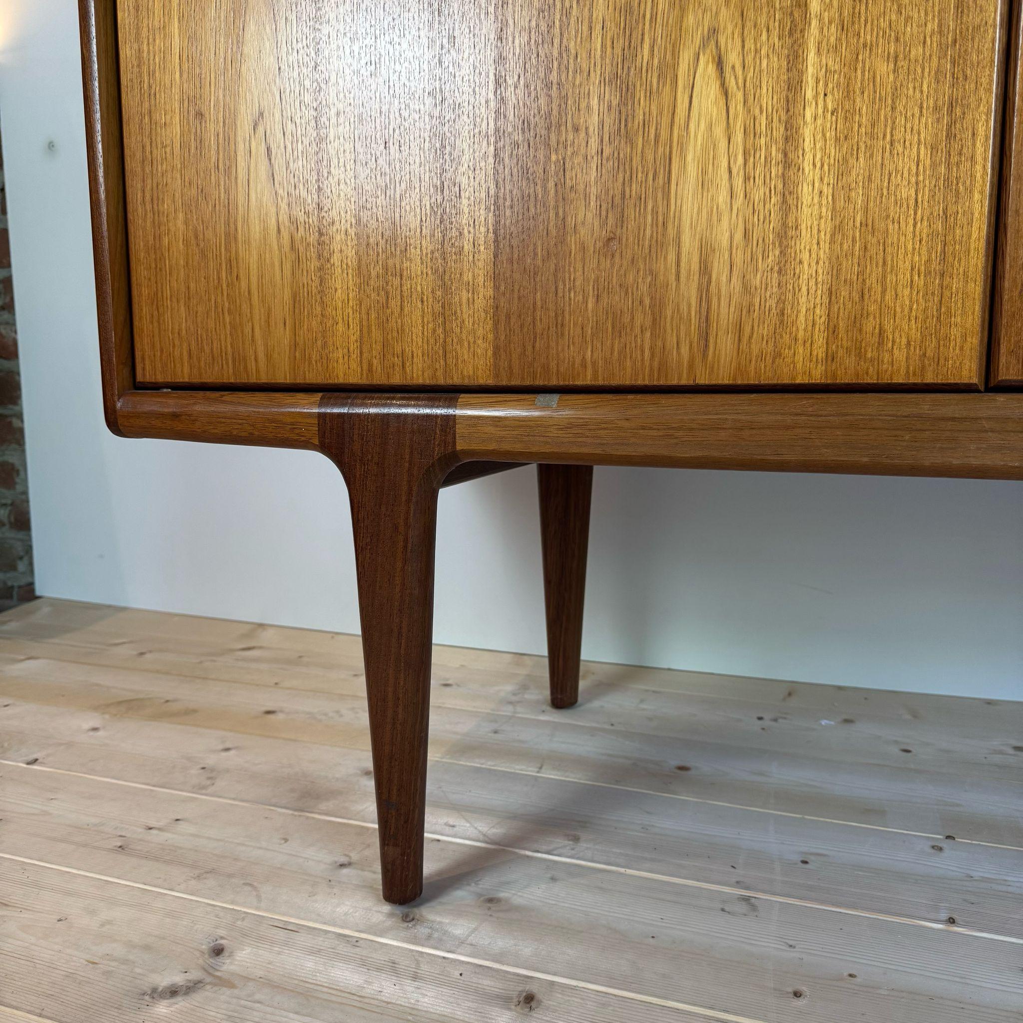 Veneer Vintage sideboard, Denmark 1960 For Sale