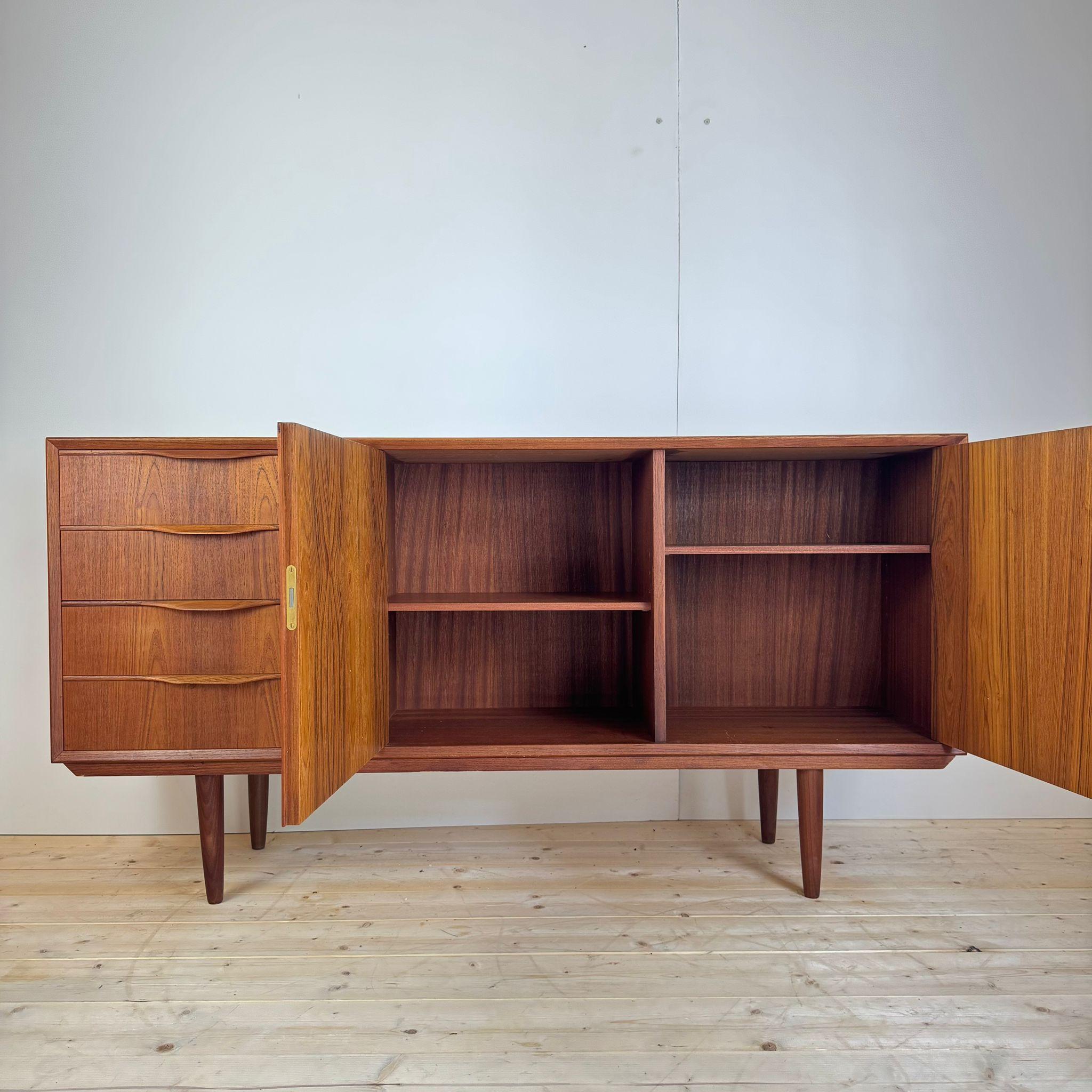 Mid-Century Modern Sideboard vintage, Denmark 1960 For Sale