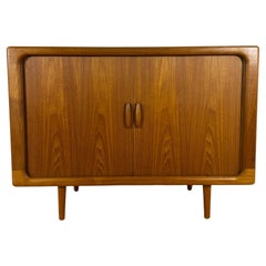 Vintage Dyrlund Teak Anrichte mit Verstecktüren - Dänemark 1960er Jahre