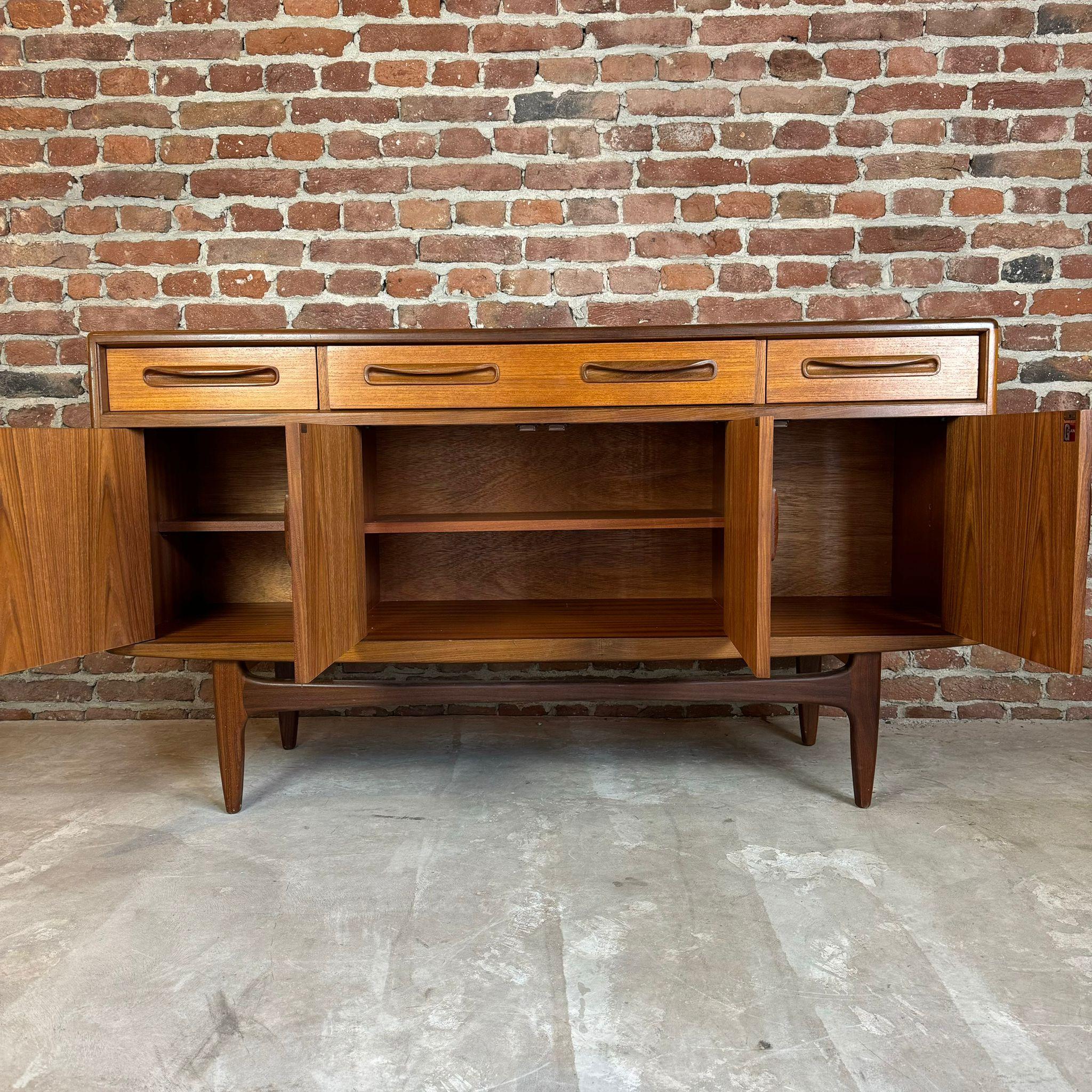 Veneer Sideboard vintage, GPlan, UK 1960