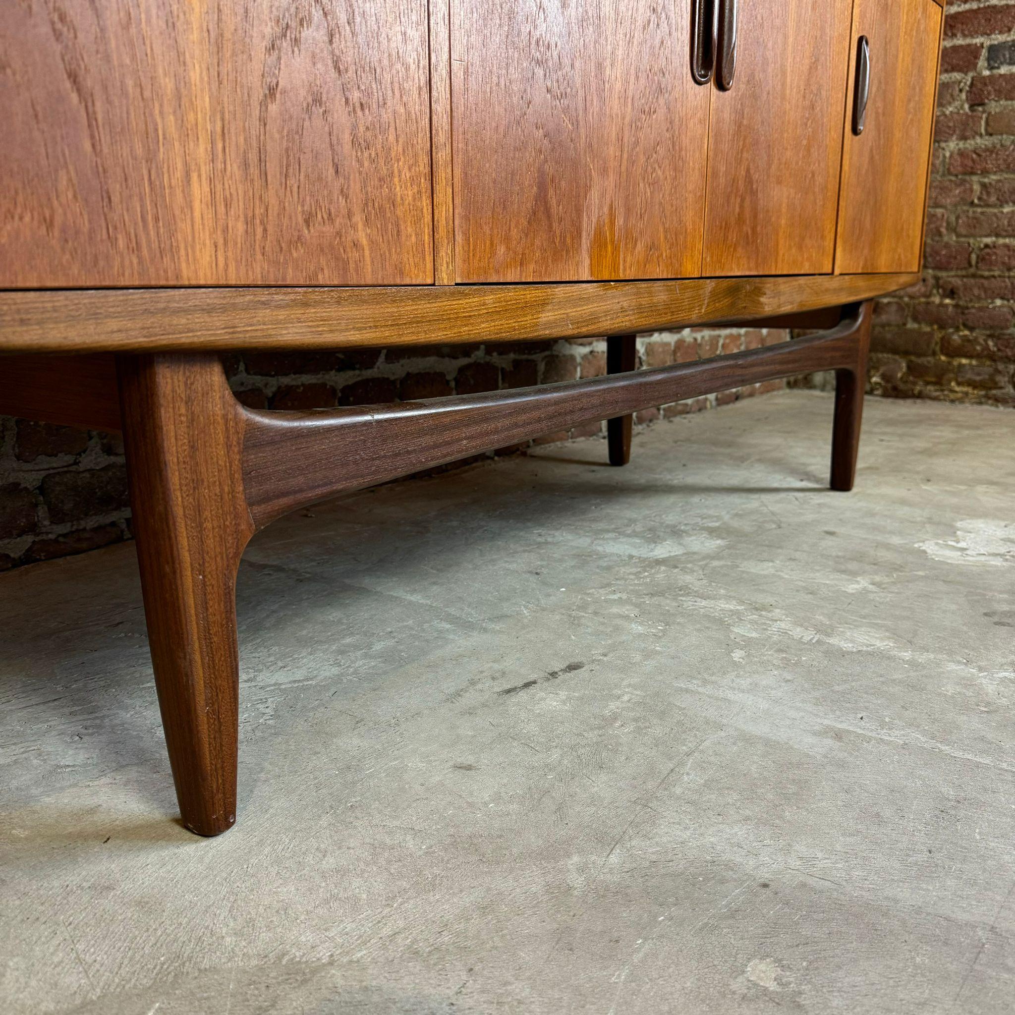 Sideboard vintage, GPlan, UK 1960 2