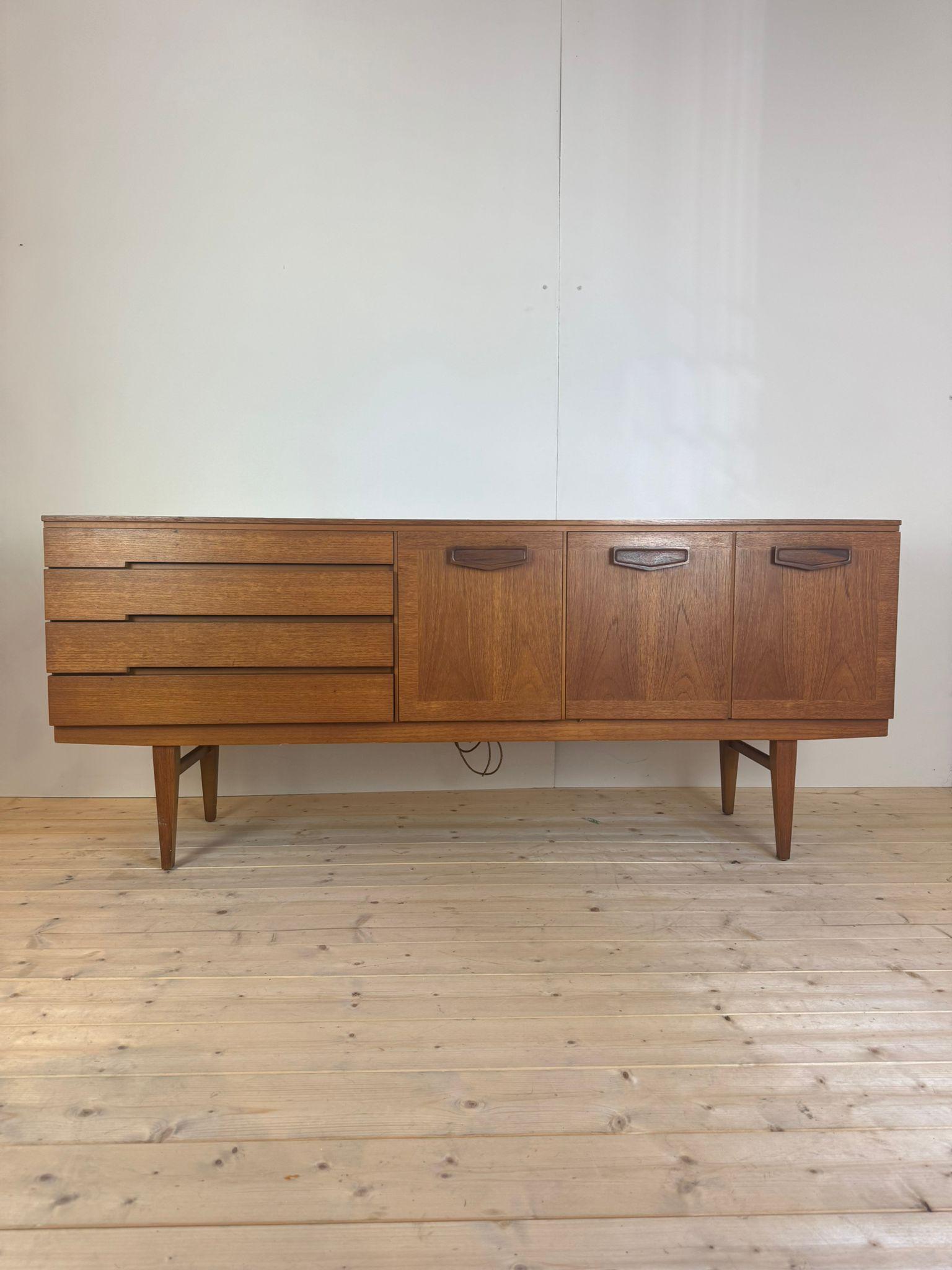 Vintage teak sideboard, Denmark 1960 For Sale 1