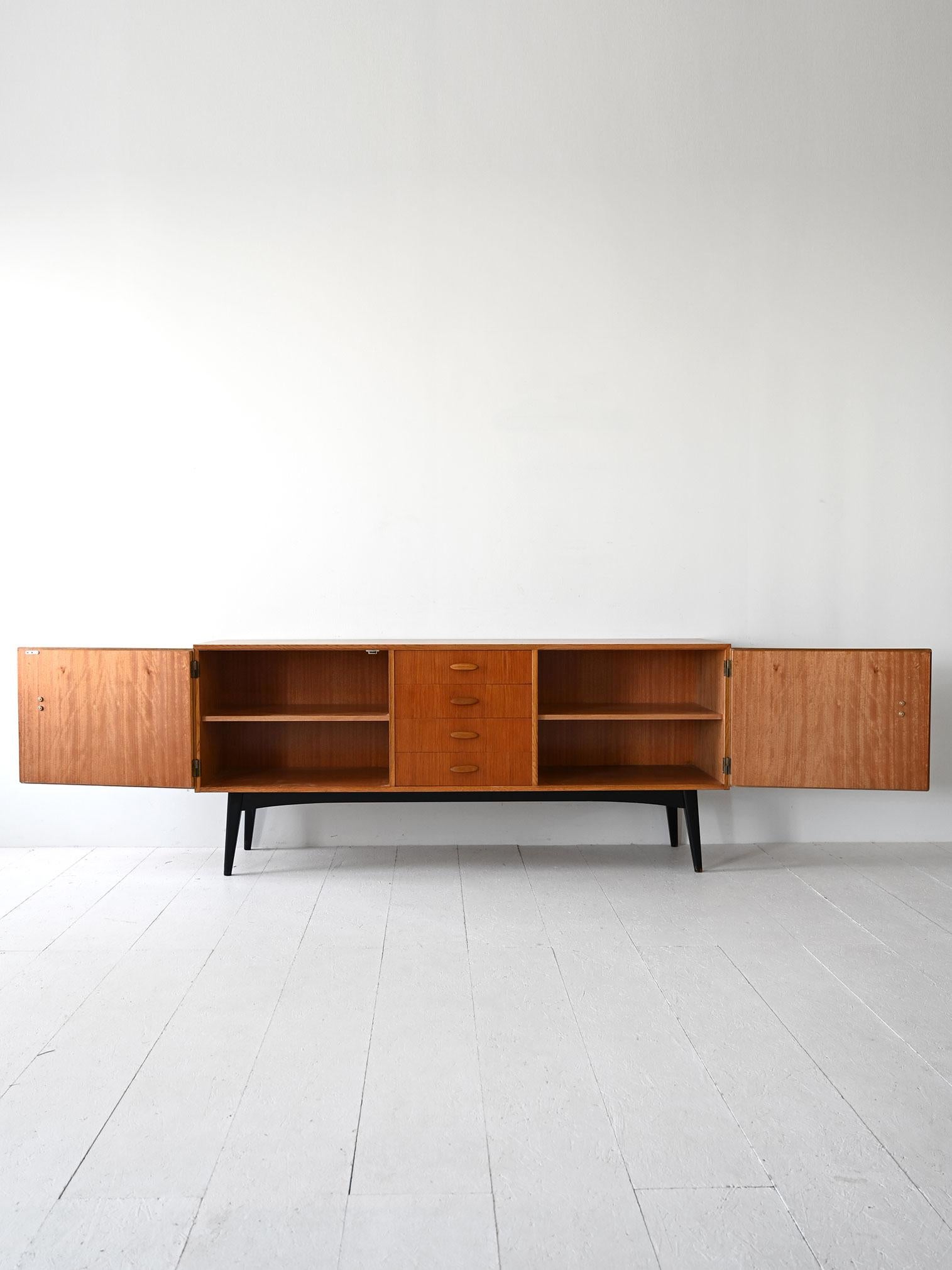 Aparador vintage de teca Escandinavo moderno en venta