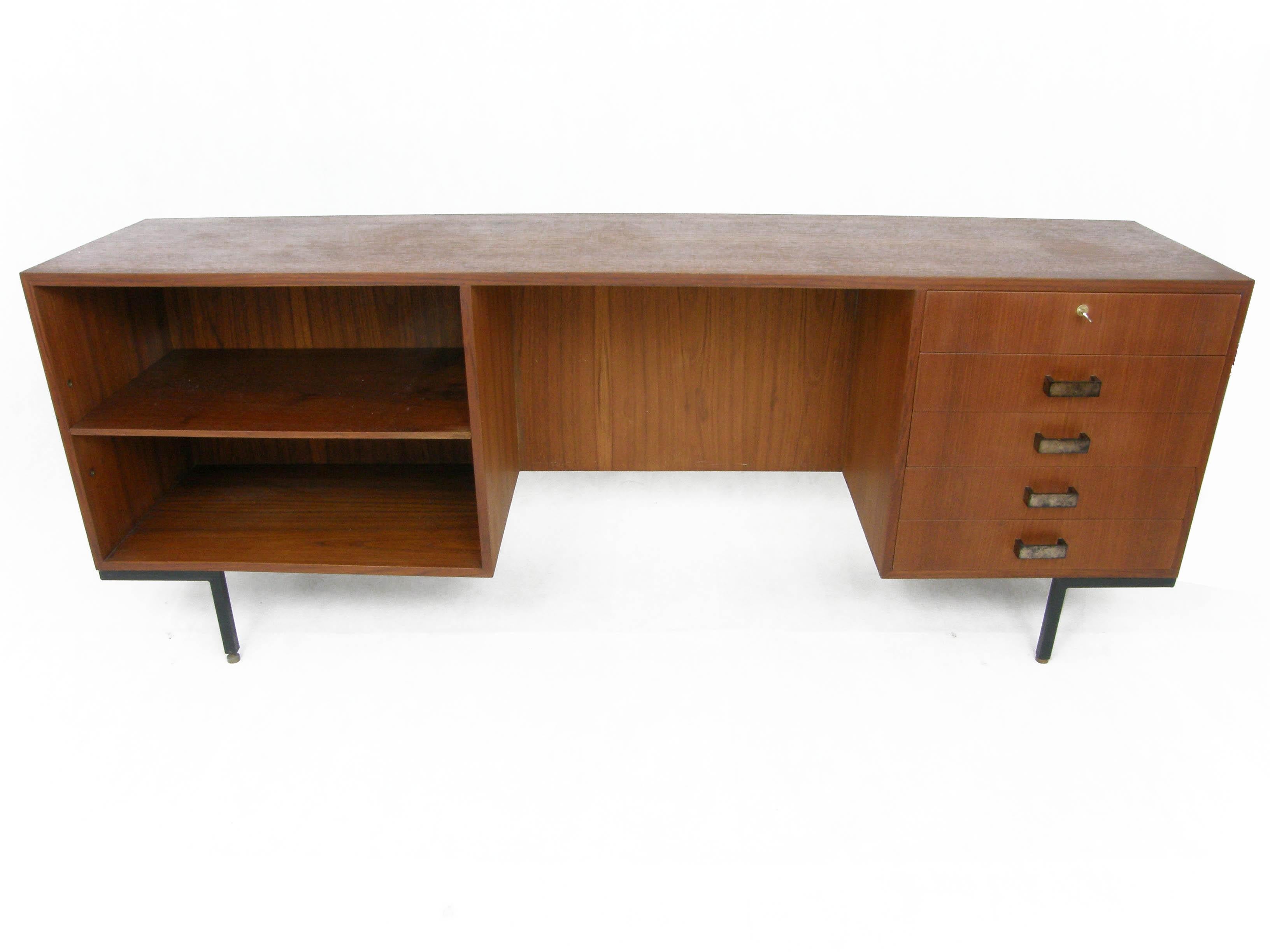 Sideboard designed by Paolo Tilche and produced by Arform, italy '60.

Rare version with central space to accommodate a seat, ideal as an entryway or bedroom cabinet.
Rear finished, also ideal as a room divider or reception cabinet.

Finished in