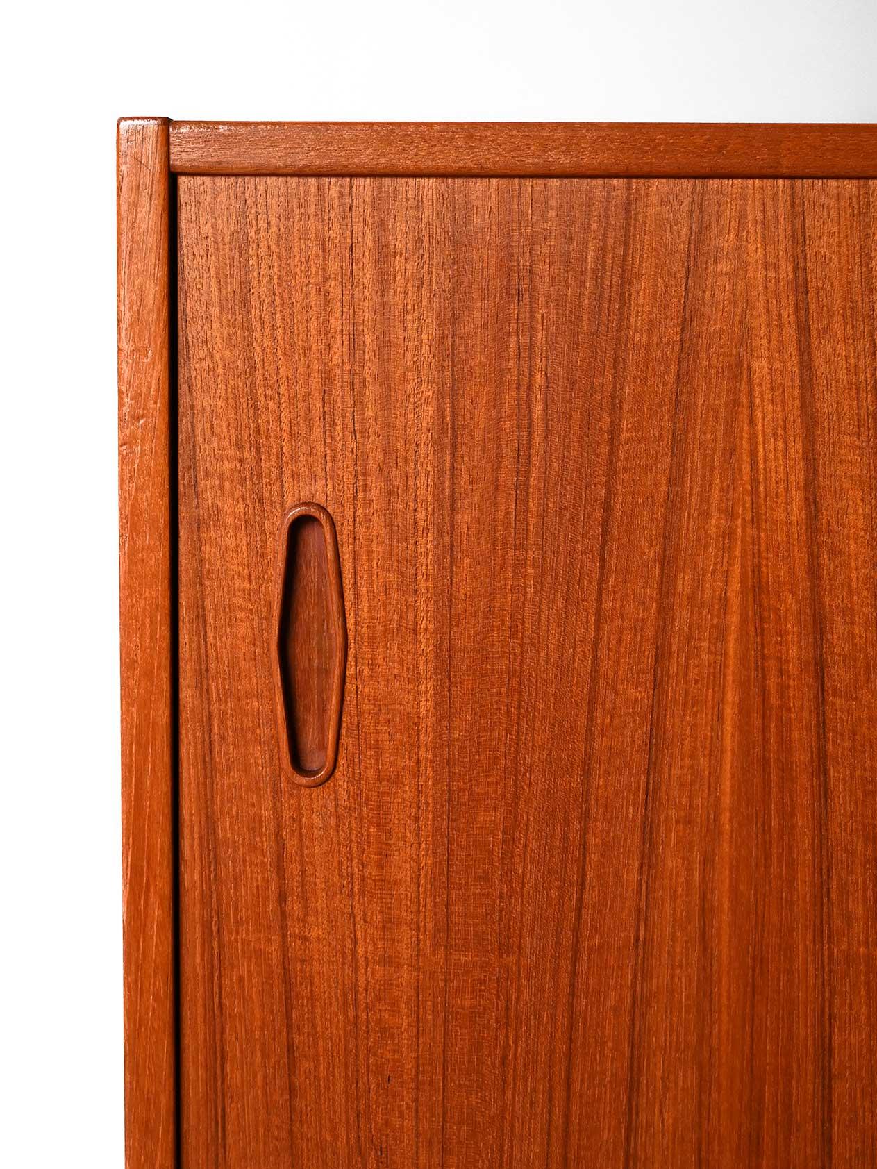 Scandinavian vintage sideboard by Nils Jonsson In Good Condition For Sale In Brescia, IT