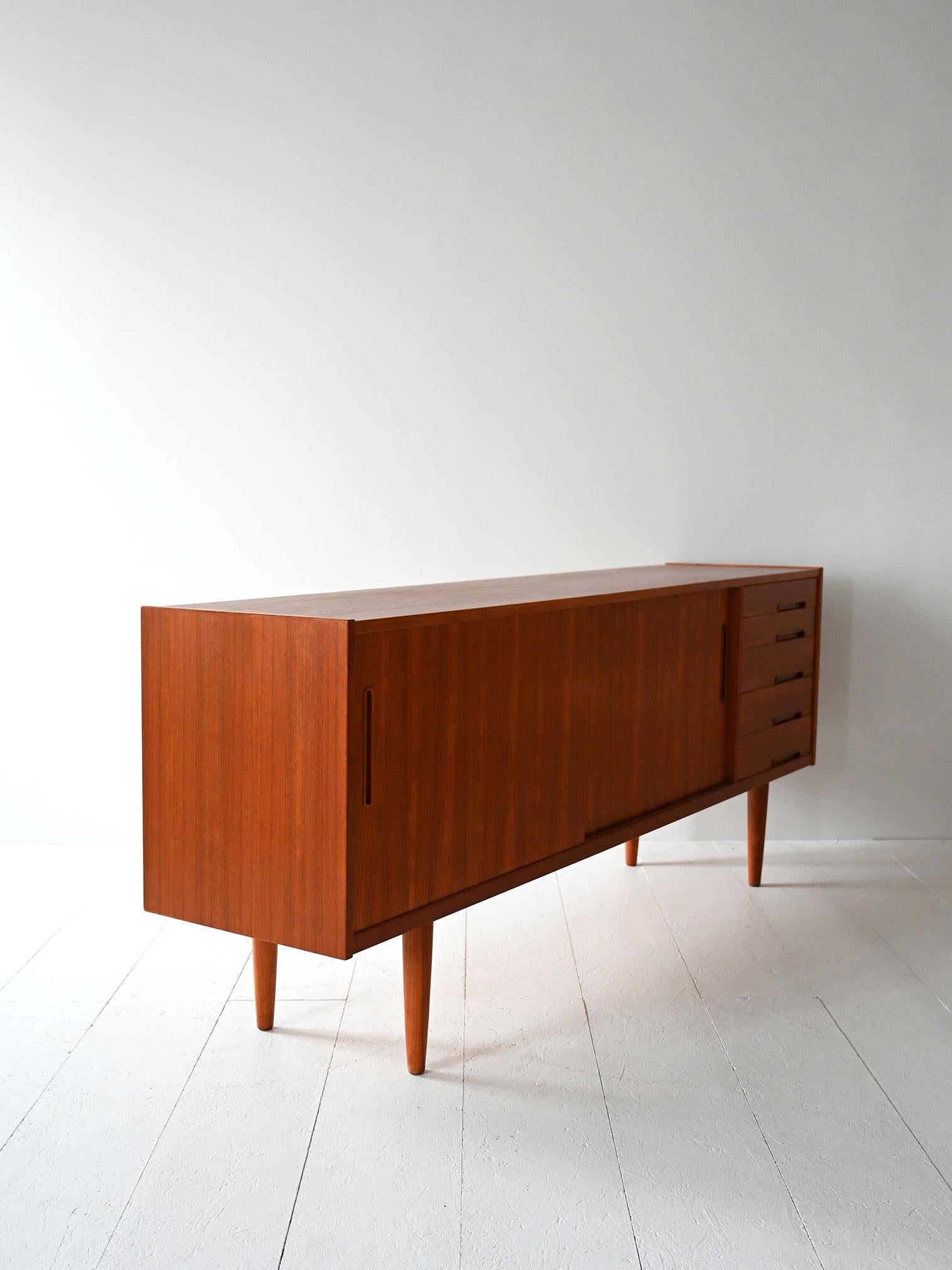 Scandinavian vintage sideboard by Nils Jonsson In Good Condition For Sale In Brescia, IT