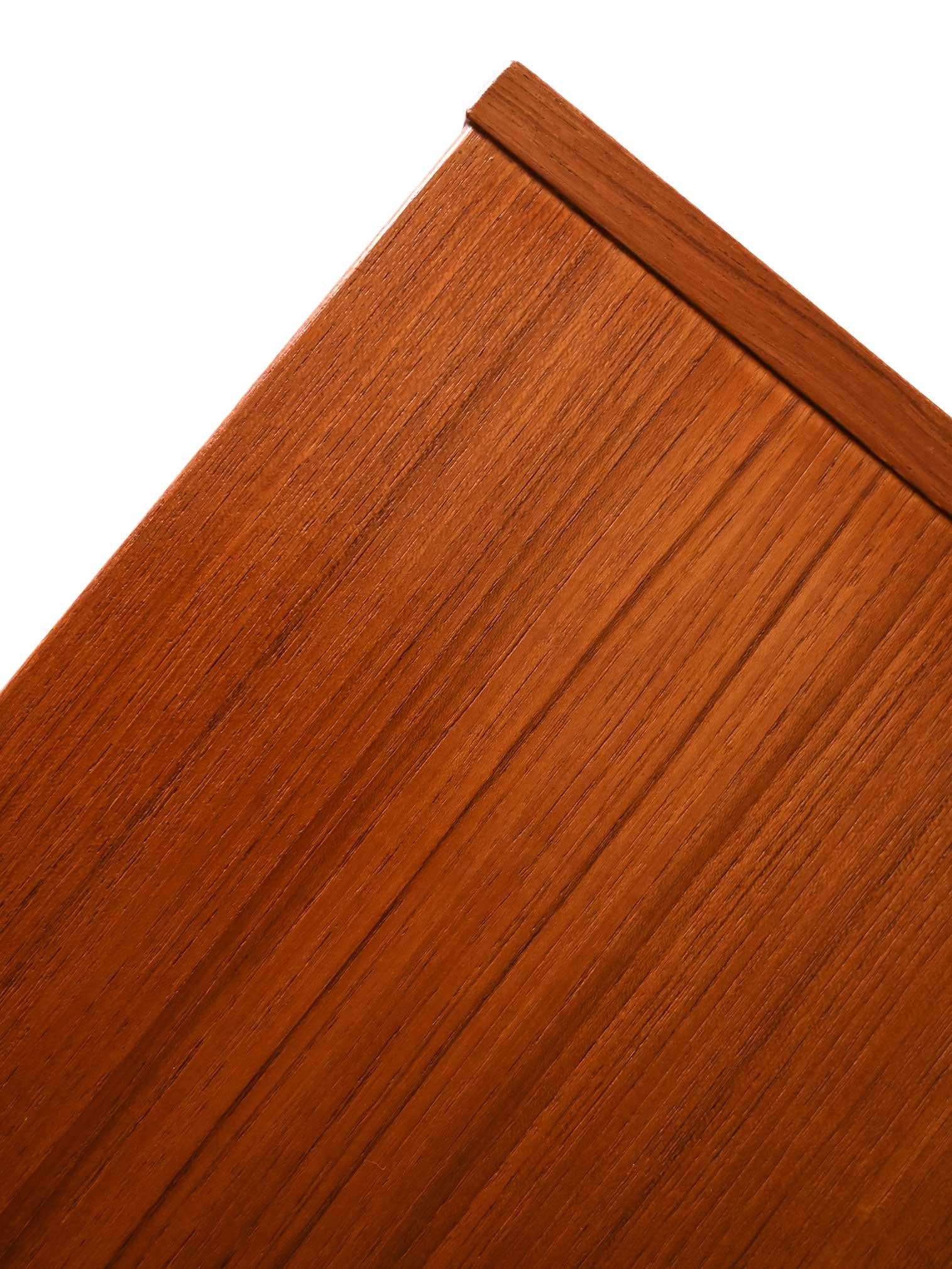Teak Sideboard vintage scandinavo di Nils Jonsson in vendita