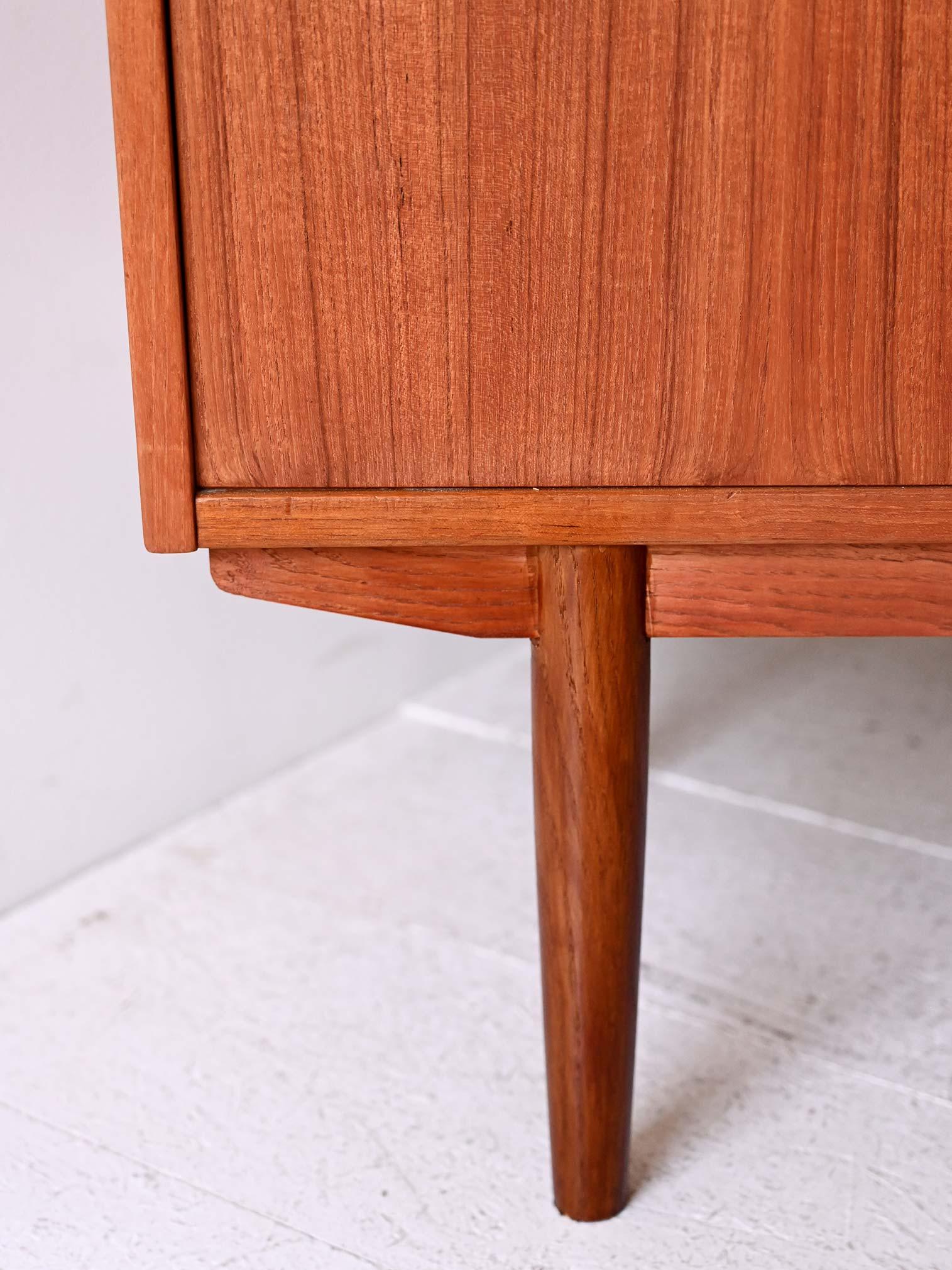 Sideboard vintage scandinavo di Nils Jonsson in vendita 2