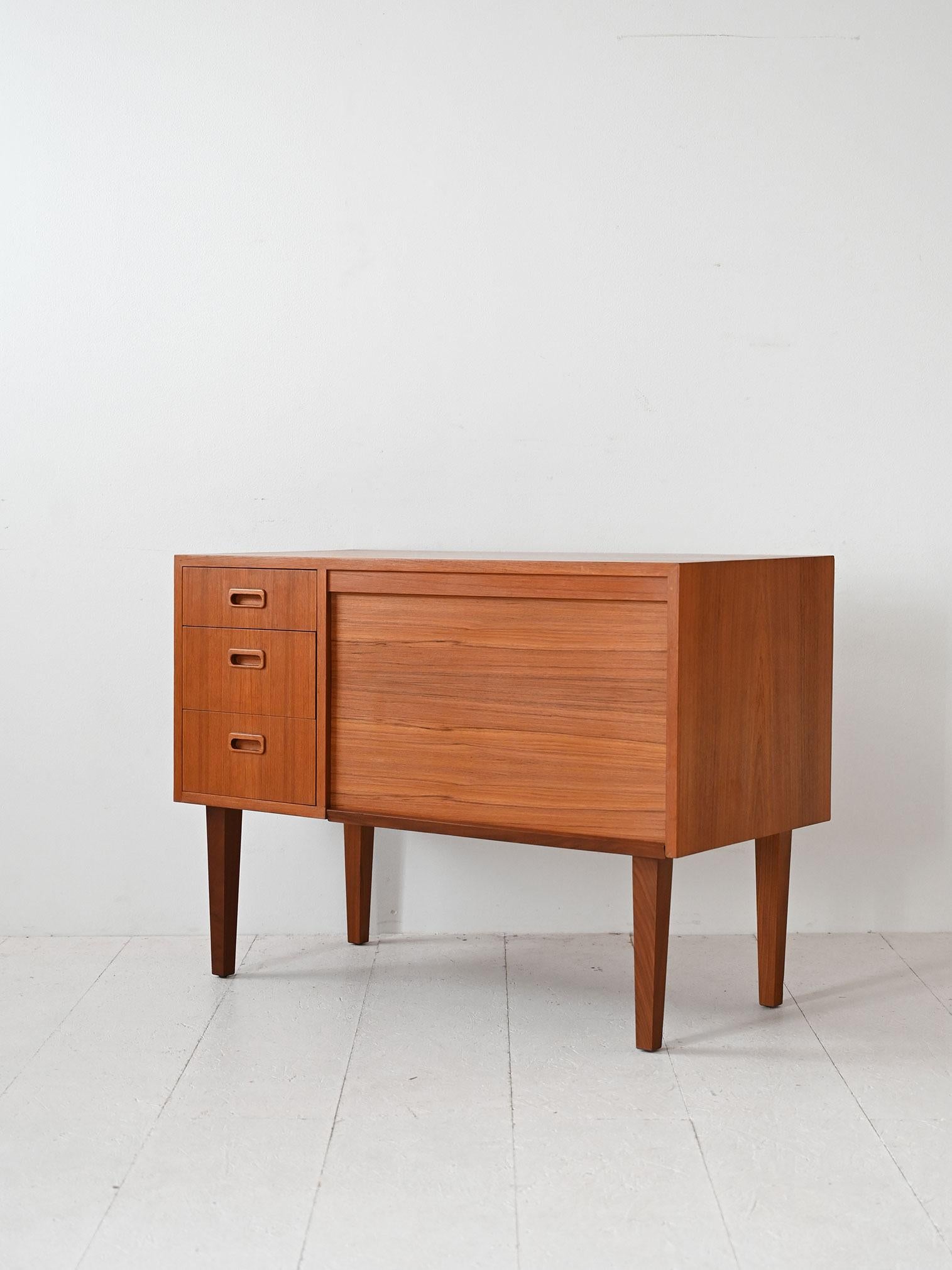 Mid-20th Century Vintage transformable sideboard For Sale