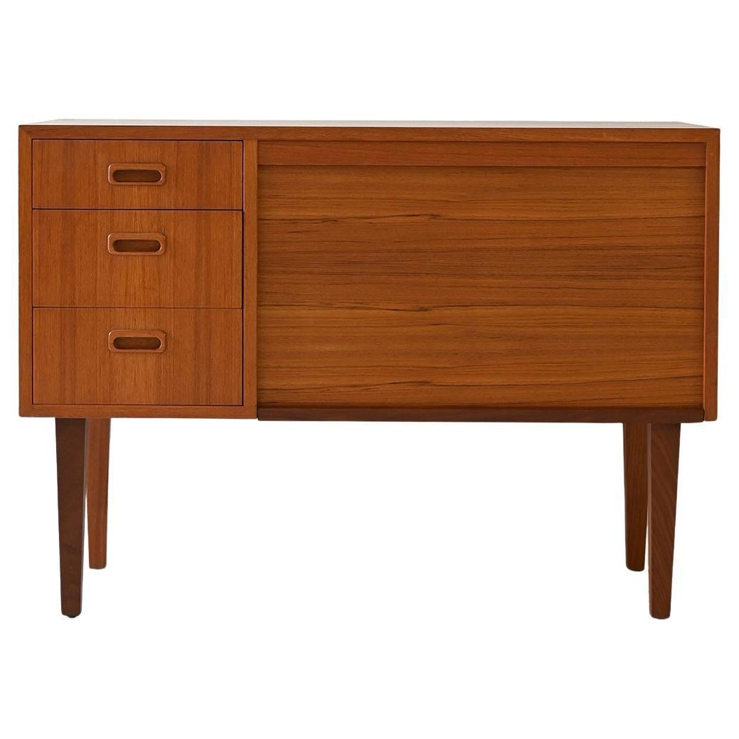 Vintage transformable sideboard For Sale