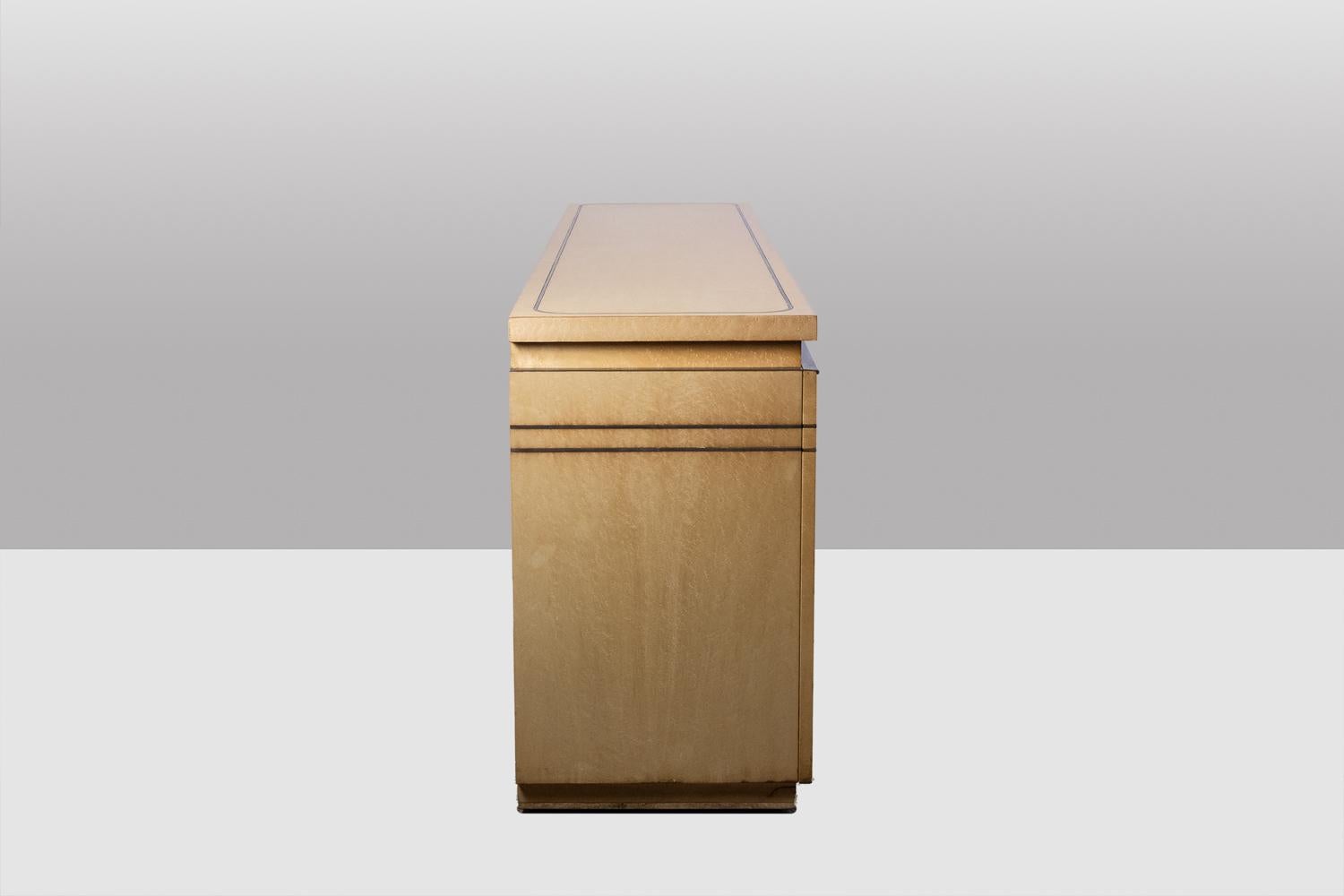 XX secolo Credenza a 4 ante in legno di betulla. 1970s. in vendita