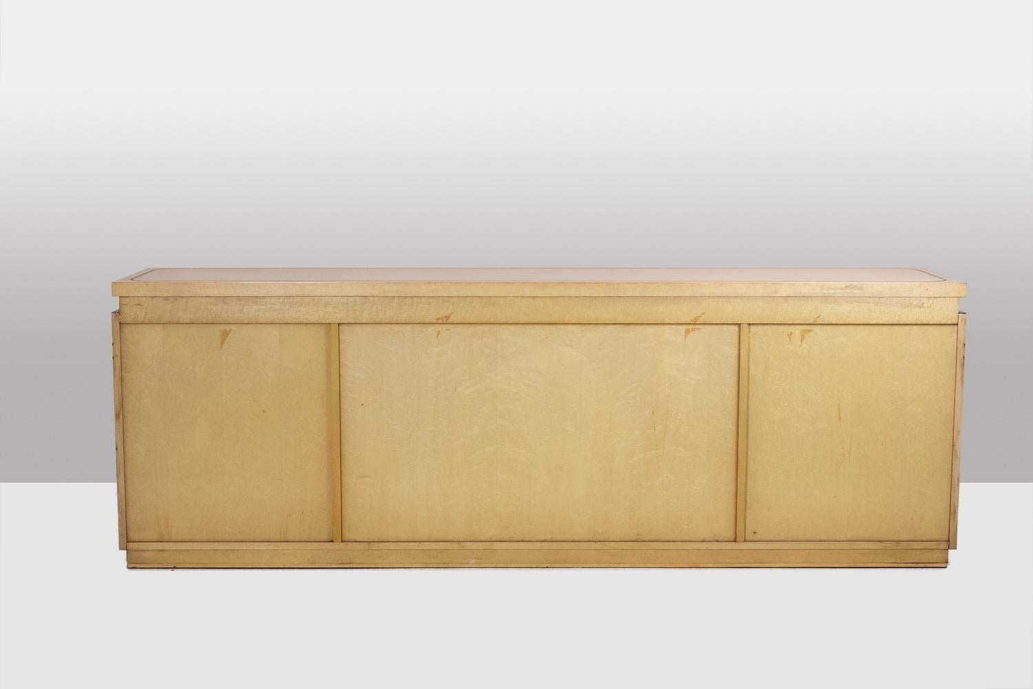 Ottone Credenza a 4 ante in legno di betulla. 1970s. in vendita