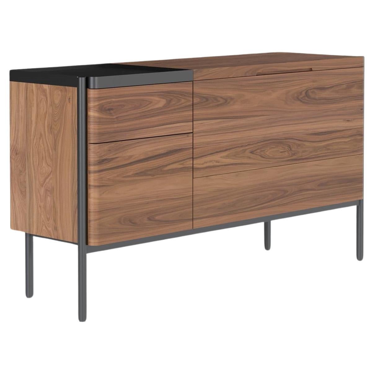 Moderne Enfilade avec façade tombante, intérieur miroir réfléchissant et plateau métallique en vente