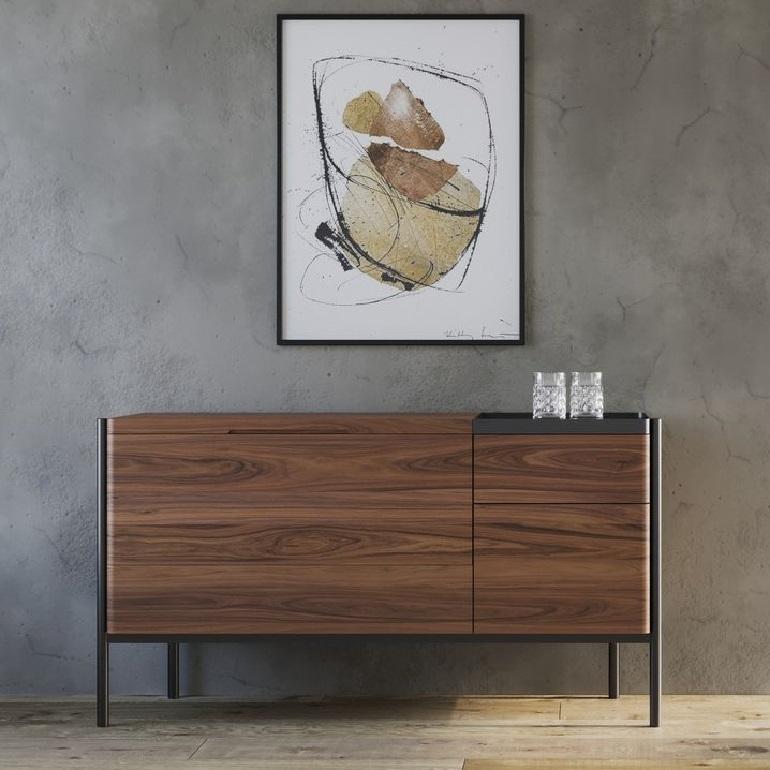 XXIe siècle et contemporain Enfilade avec façade tombante, intérieur miroir réfléchissant et plateau métallique en vente