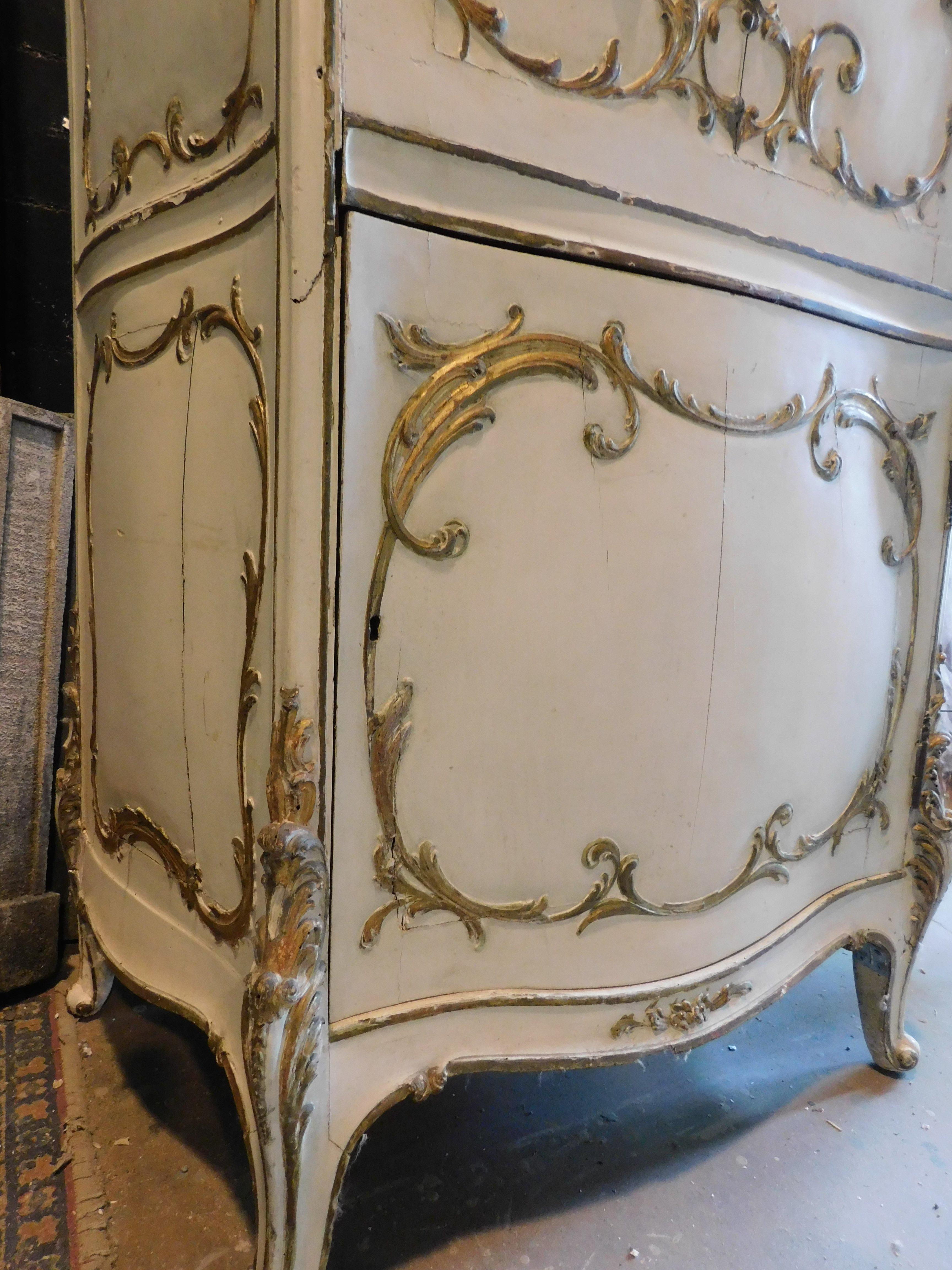 Sideboard with flap in lacquered wood and golden friezes, France For Sale 3
