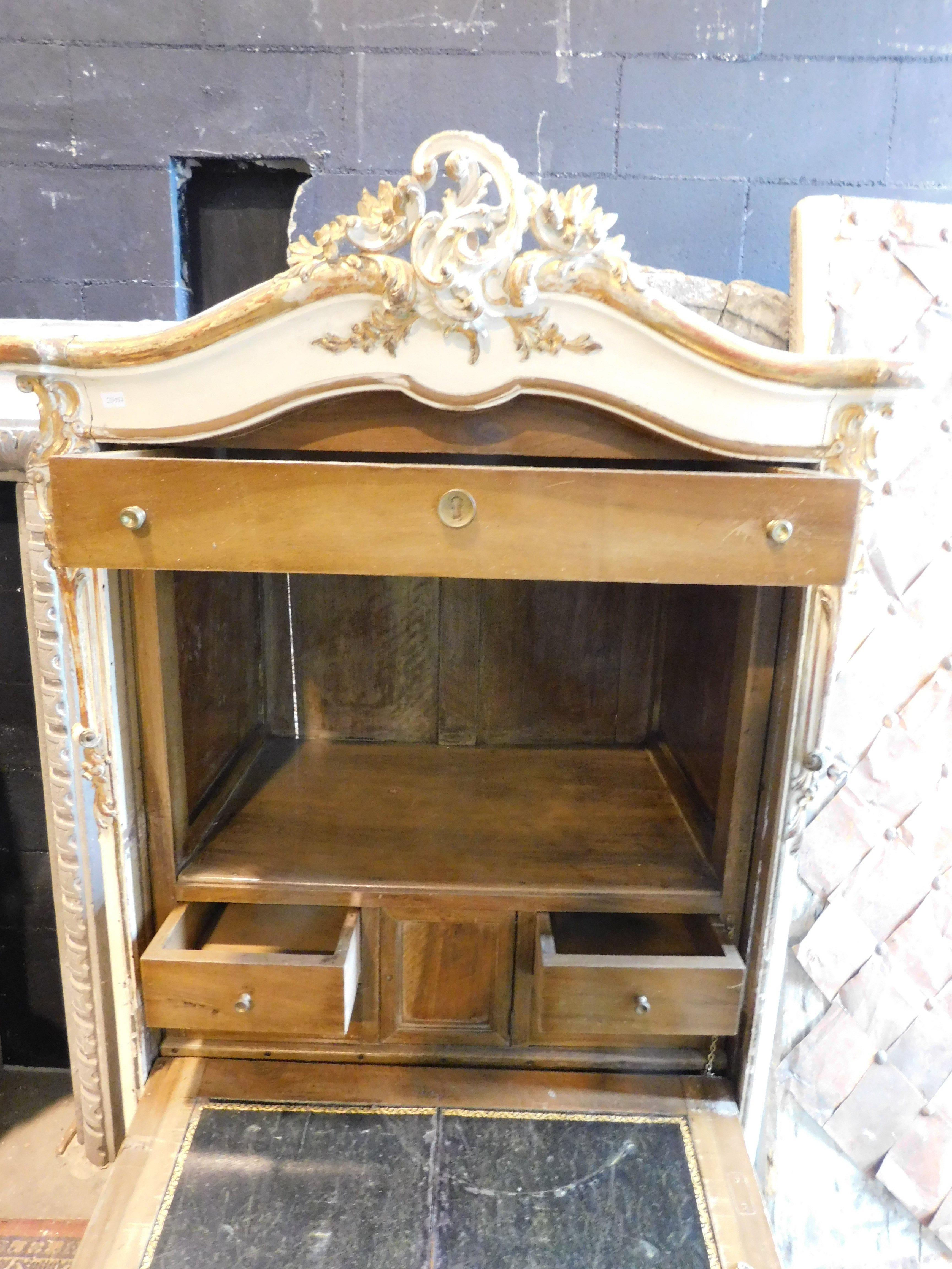 Sideboard with flap in lacquered wood and golden friezes, France For Sale 2