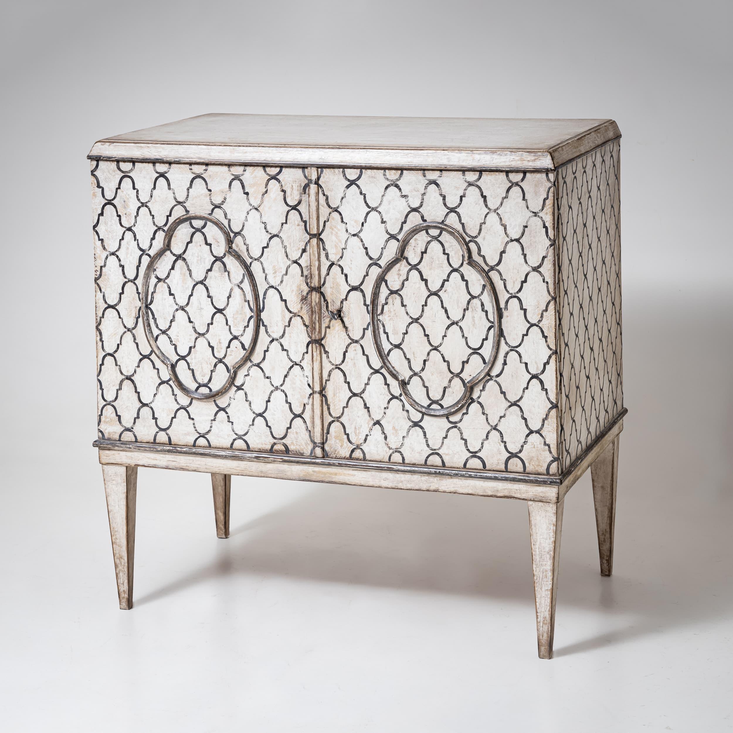 Sideboard with New Hand-Painted Design, Early 20th Century In Good Condition For Sale In Greding, DE