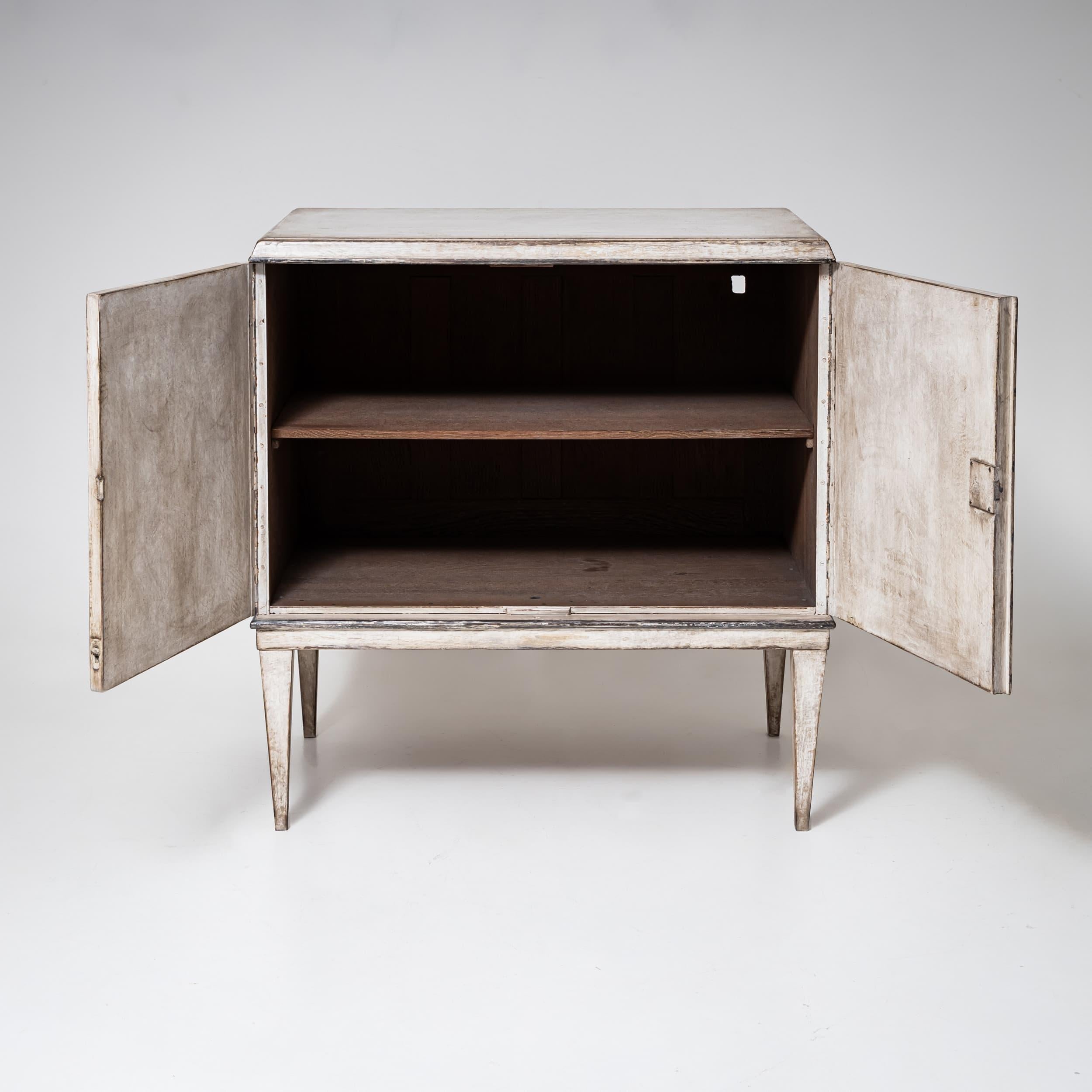Sideboard with New Hand-Painted Design, Early 20th Century For Sale 2