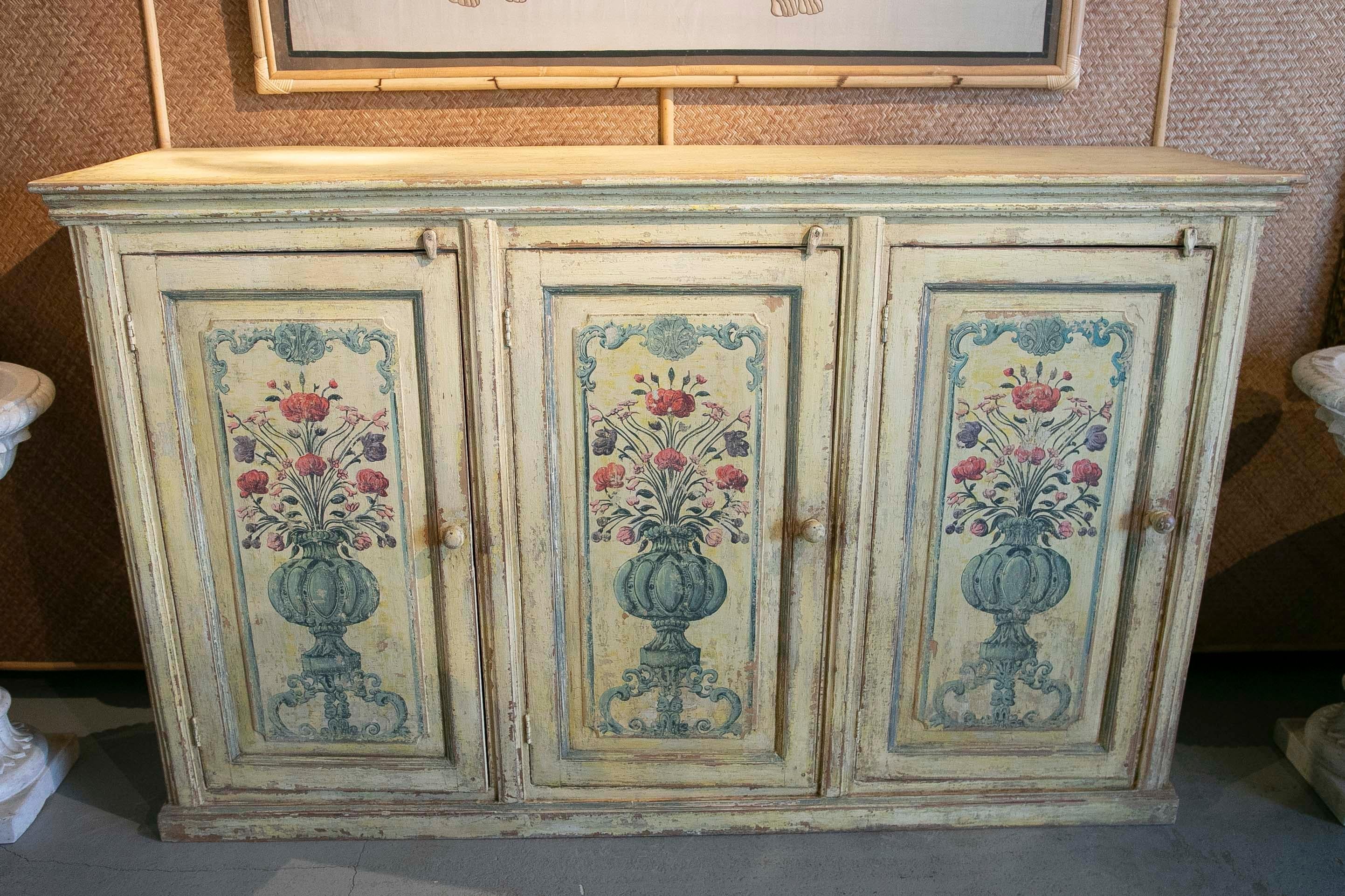 Sideboard with polychromed Doors Decorated with Vases with Flowers  In Good Condition In Marbella, ES