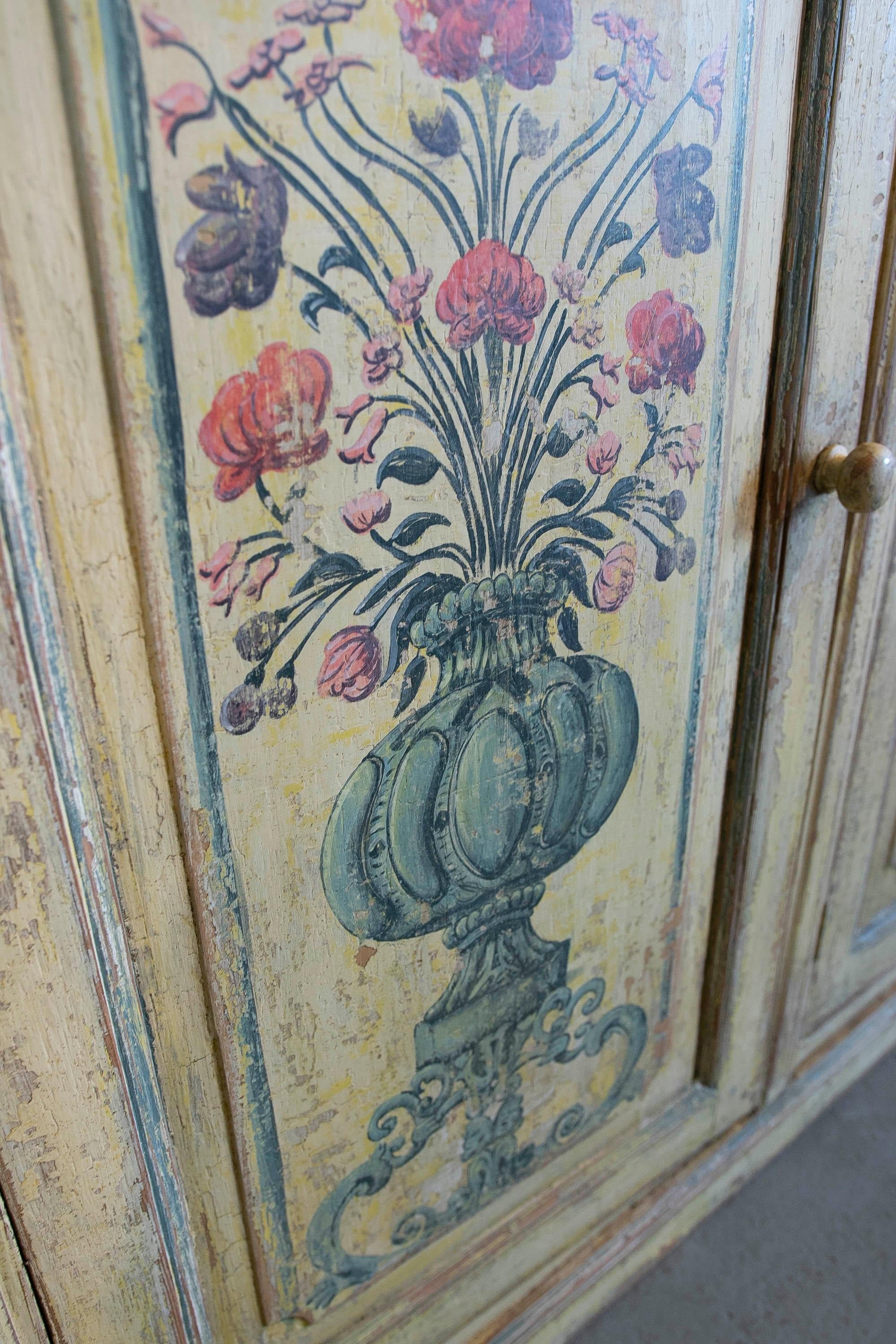 Sideboard with polychromed Doors Decorated with Vases with Flowers  For Sale 3