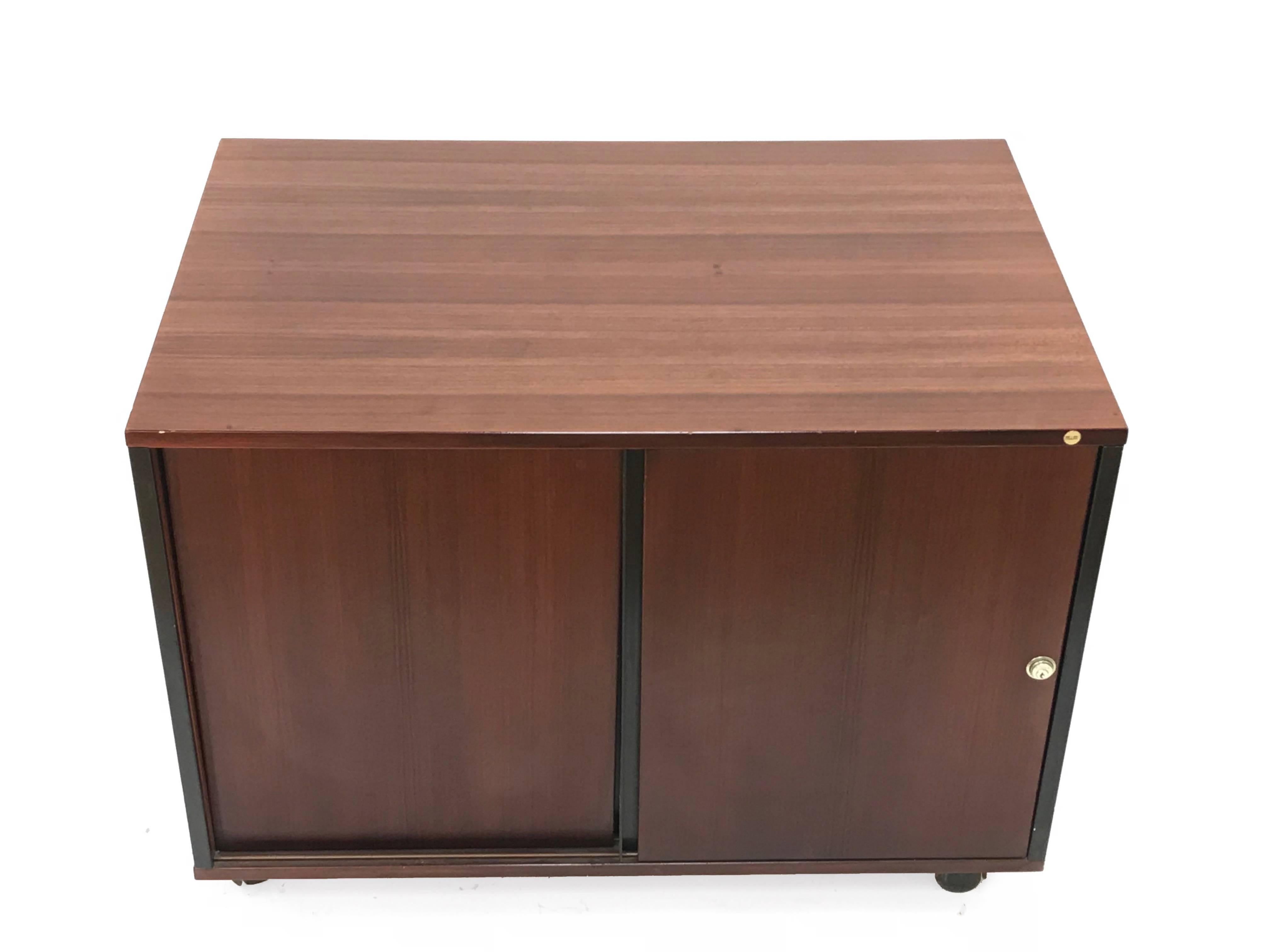 Sideboard with Wheels, Sliding Door Credenza di Ico Parisi for MIM Roma, Italy For Sale 1