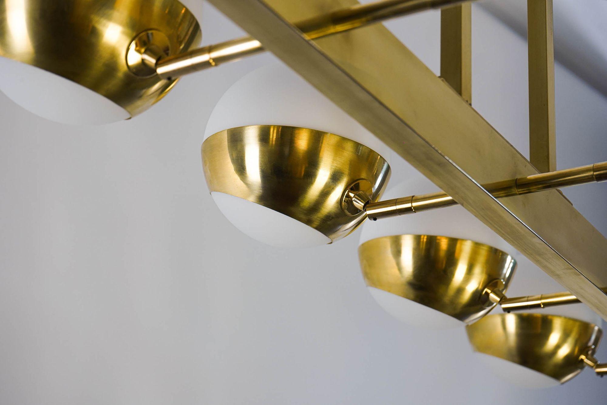 Siderale 10 lights Brass and Lattimo glass Chandelier, Silvio Piattelli Design For Sale 12